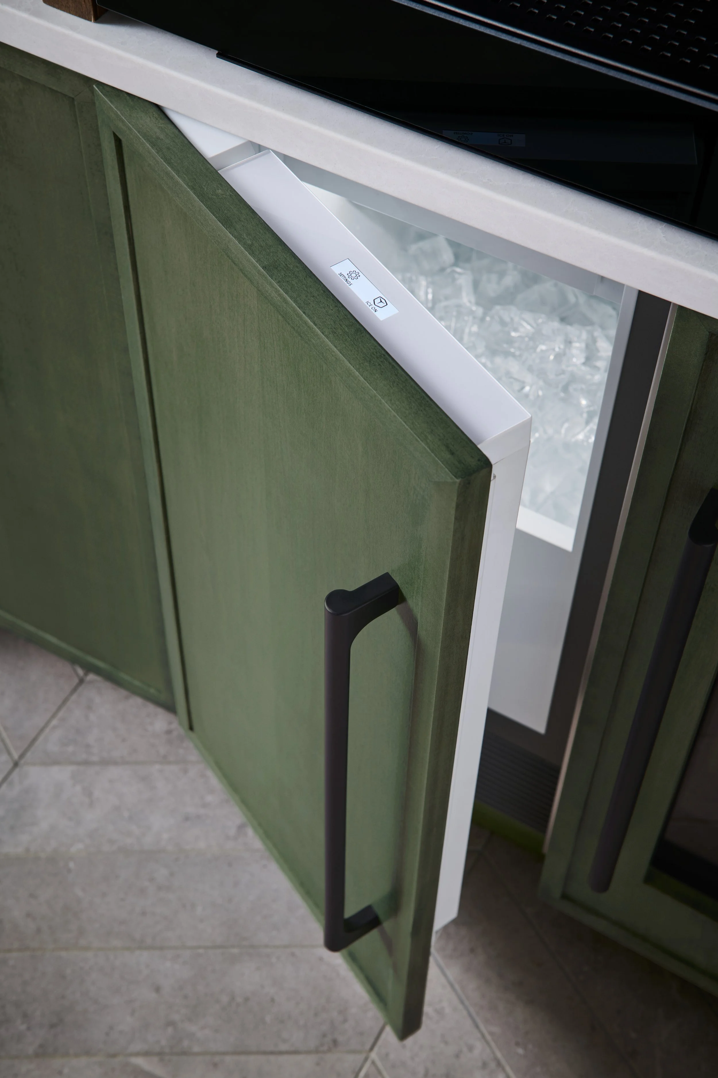 Sub-Zero Ice maker UIM view.jpg