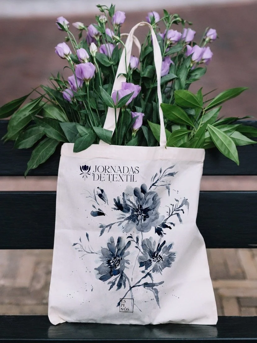 Domingueando y preparando mi propuesta para la bolsa que va a acompa&ntilde;ar Jornadas Textiles en el mes de noviembre en Madrid.

Es mi segundo a&ntilde;o participando y es un subid&oacute;n de motivaci&oacute;n y aprendizaje gracias al trabajazo d