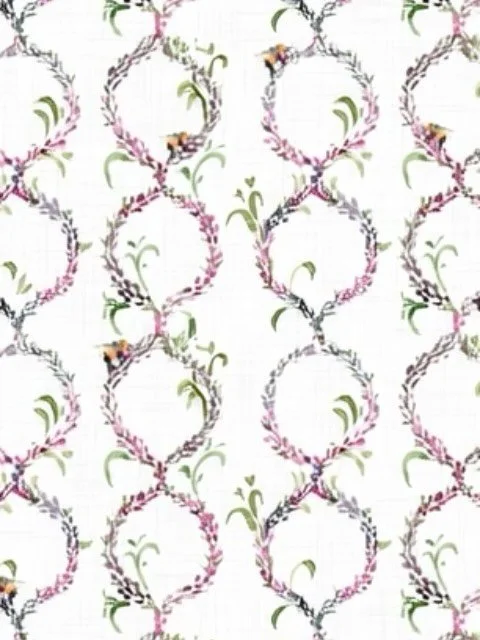 [...]&iquest;Y vendr&aacute;s t&uacute;?
 Mis manos
Fabricaron panales.
Yendo de rosa en rosa cog&iacute; miel;
Hice linos; no recuerdo de males.

El lecho m&iacute;o es blanco
Y es Primavera. Huele
Bien, el alto barranco
Mojado por la r&iacute;a.
De