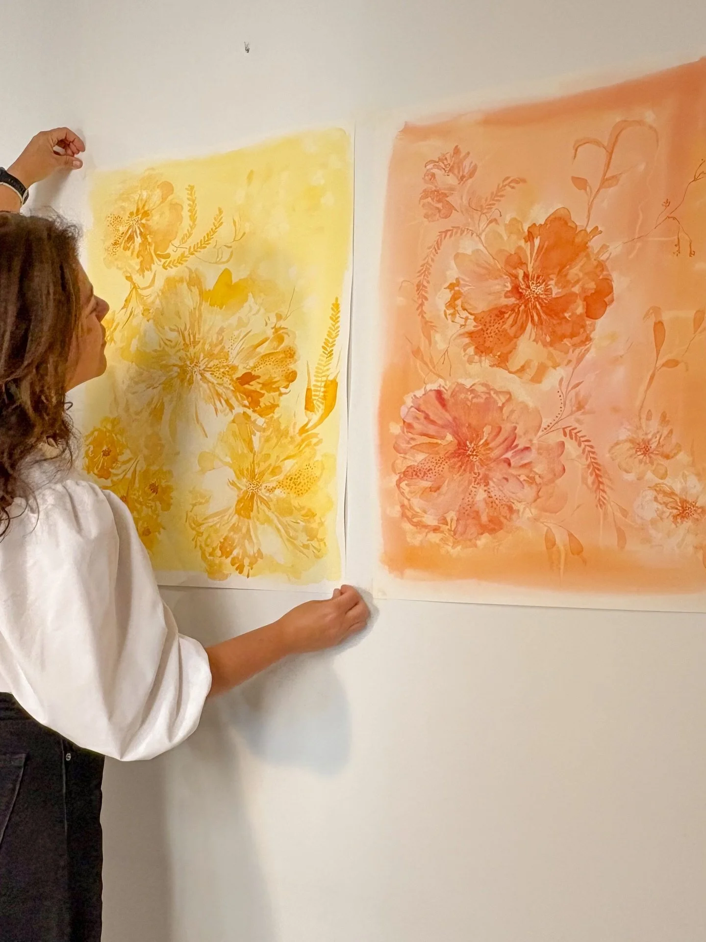 Flores, agua y mono chroma. 

#watercolour #artcollection #unespinos #originalpainting #algobonitohaydentro