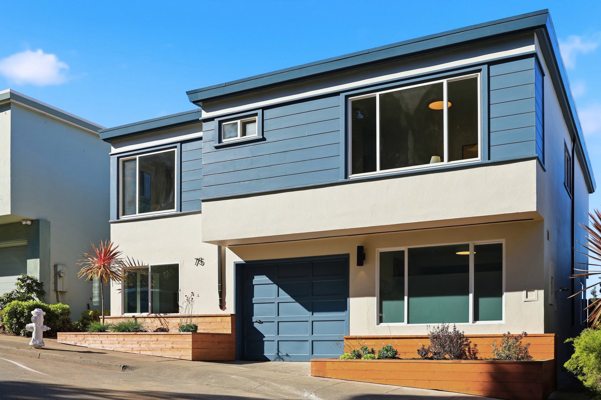 Front Facade Right Angle 75 Knollview Way