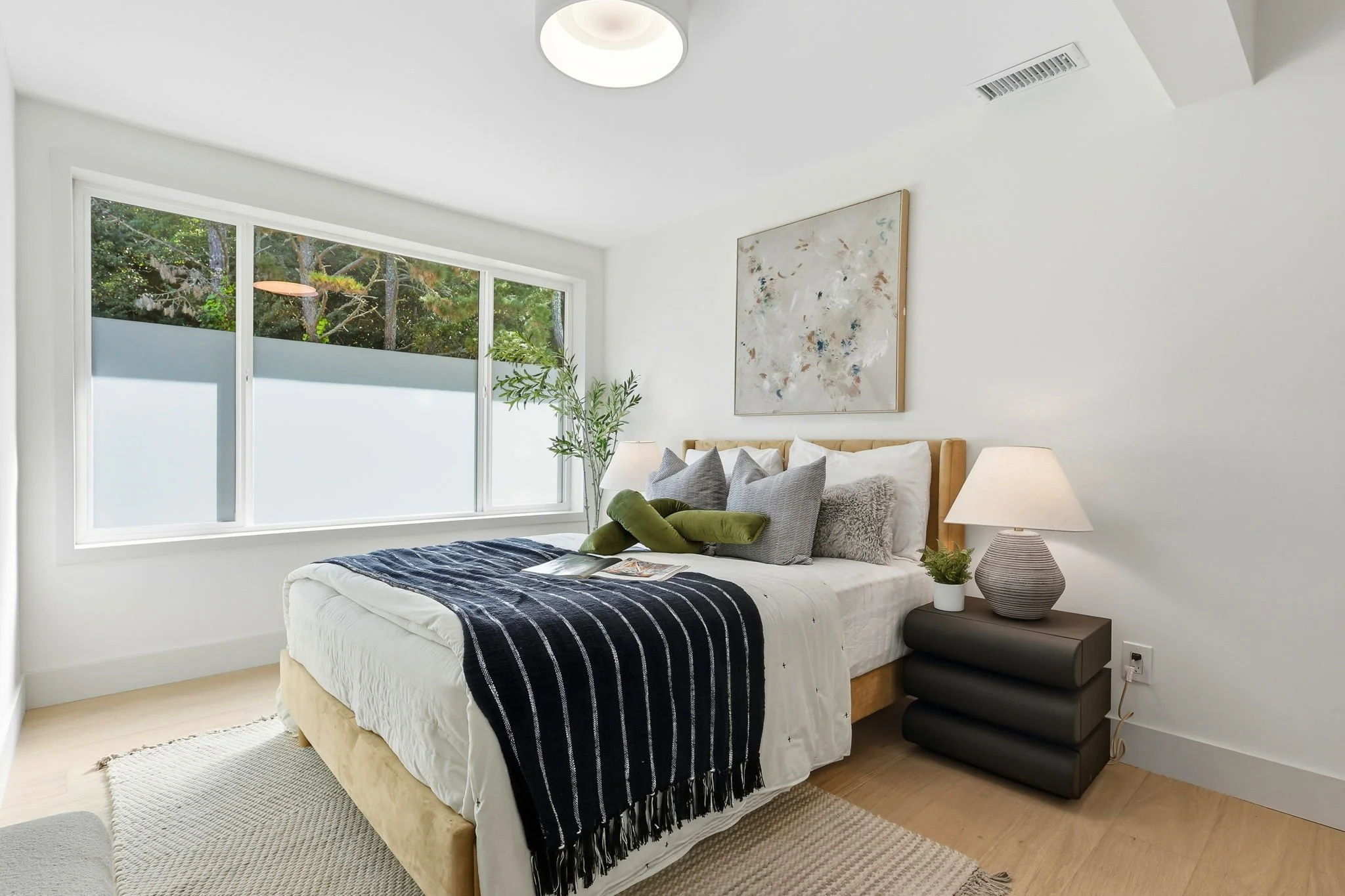 Second angle bedroom 5 75 Knollview Way