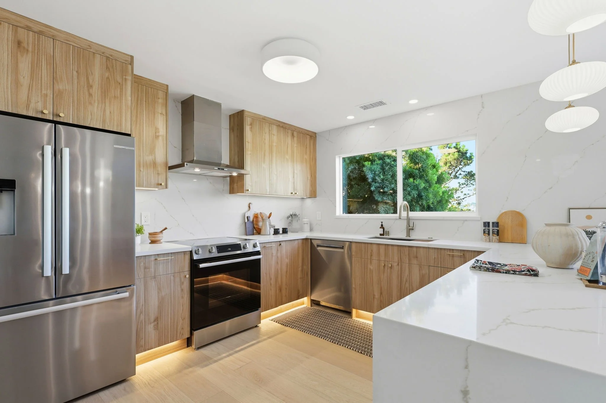 Kitchen Left Angle 75 Knollview Way