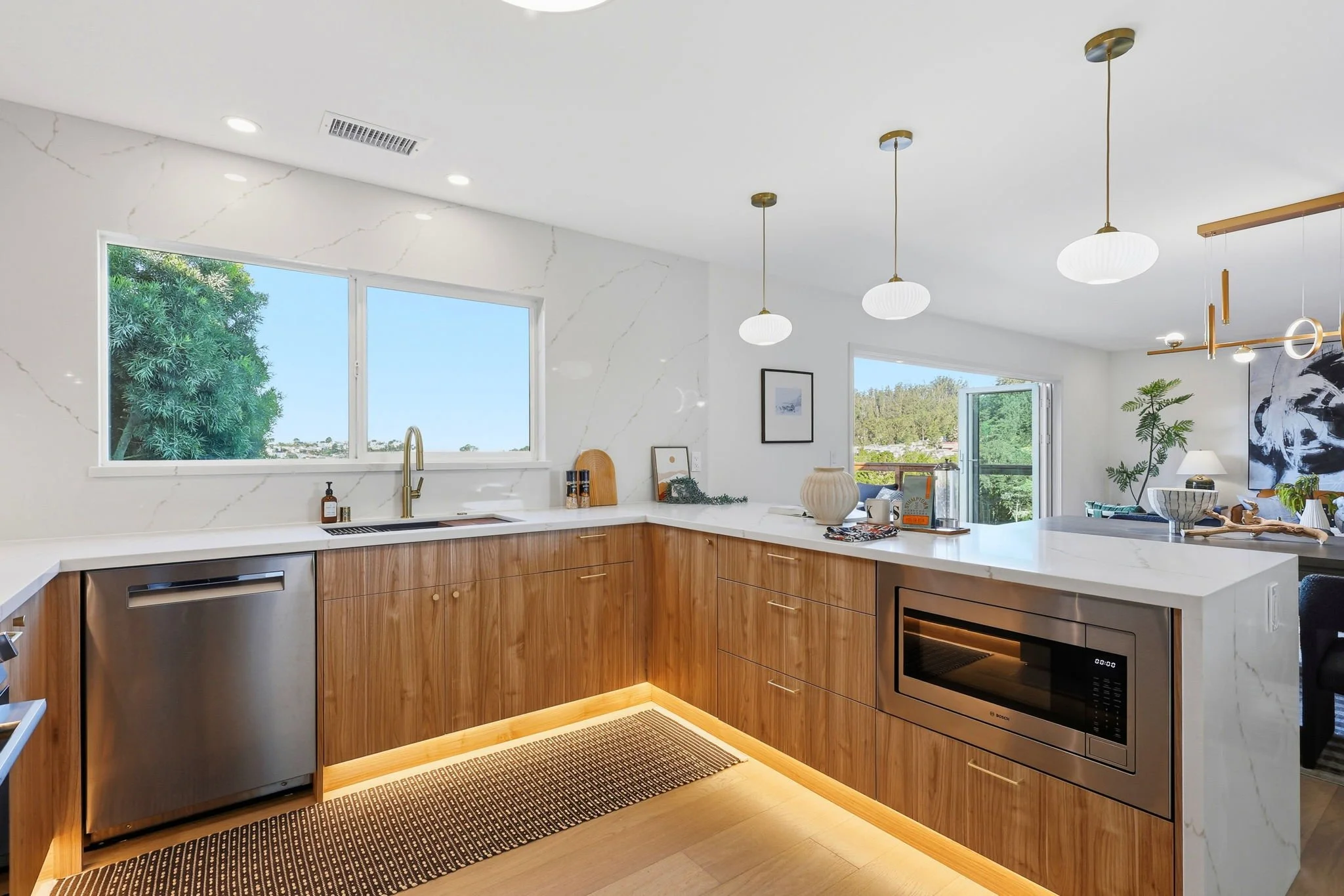 Kitchen Right Angle 75 Knollview Way