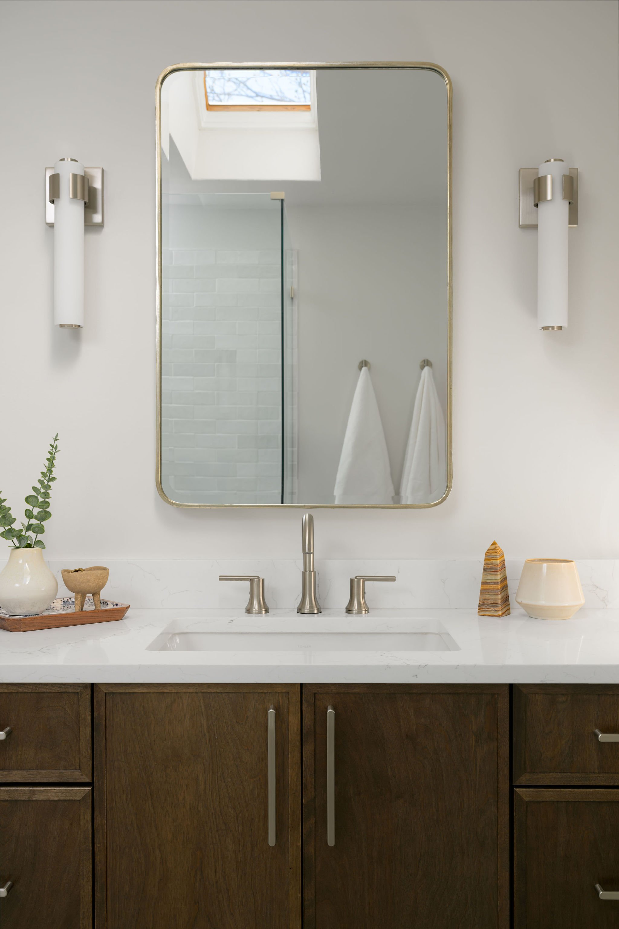 UVDesigns_Raquetln_PrimaryBath_5.jpg