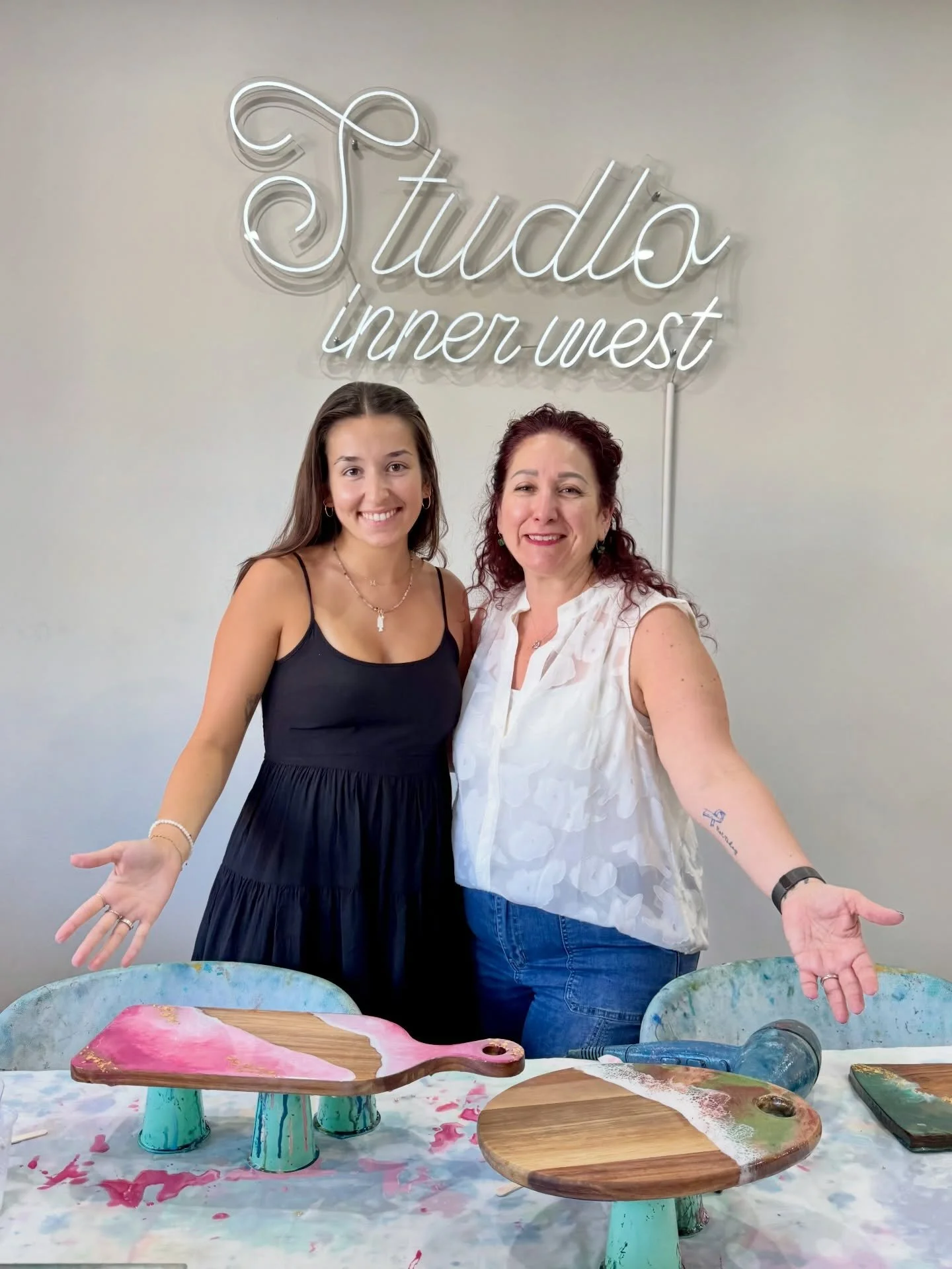 What&rsquo;s the best part about teaching workshops? THIS! Some of the best photos I&rsquo;ve taken of all the smiling faces in the studio 🥹🌈🌸✨🎨 

Book a resin workshop in our Sydney studio www.studioinnerwest.com

Wanna teach your own workshops?