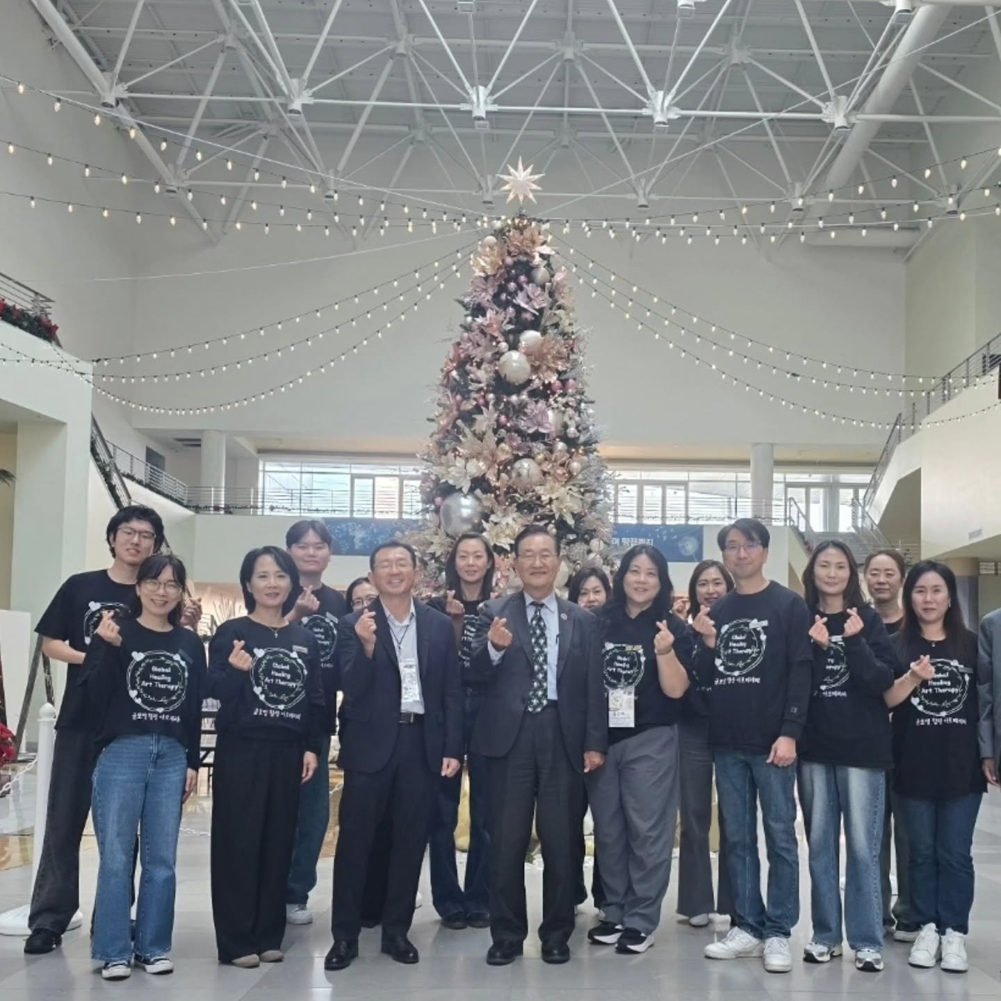 Wrapping up 2025 with a heart full of gratitude.
Another day of serving with dedication and love.
Grateful for the meaningful moments shared today &mdash;
a special photo with Assemblymember Seokho Choi,
and heartfelt time with the OC Church Council 