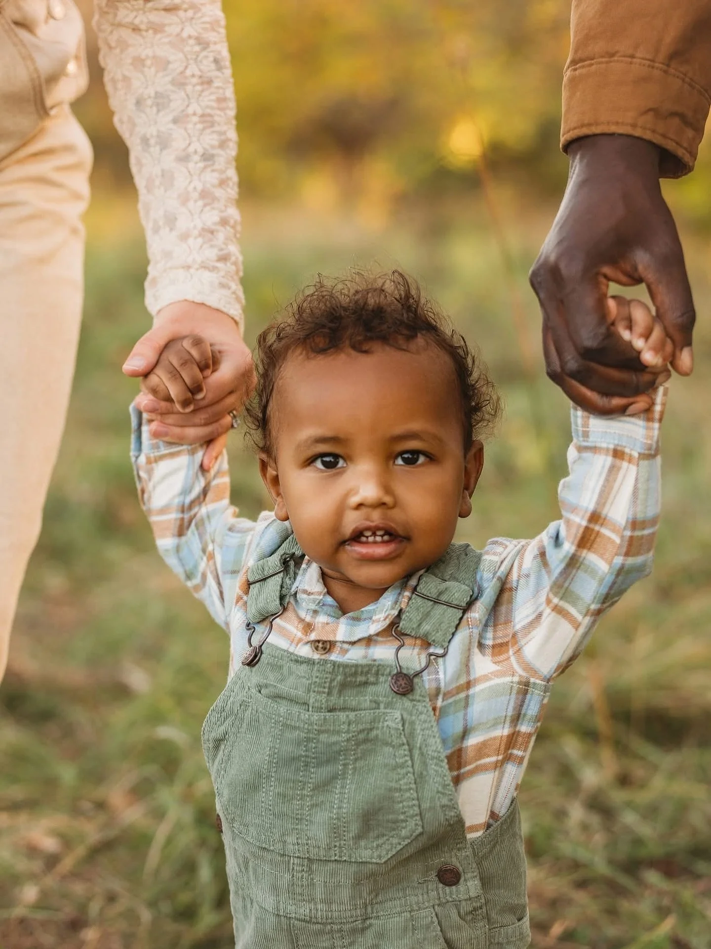 My jaw hit the ground when I realized I had 5 mini sessions in a row with 1-year-olds yesterday. You can sure bet I was in full-on Ms. Rachel mode by the end of the night &amp; I don&rsquo;t think I&rsquo;ve ever slept so hard in my life 😂 
.
#fallm