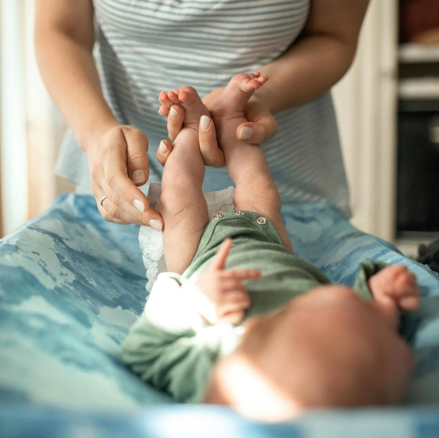 ✨ Program Spotlight ✨ If you've got a baby, we've got boxes! Here is Seminole, Blue Skies works to take care of the youngest of us. Our baby box program gives away free containers filled with essentials like baby powder, diapers, wipes, and much more