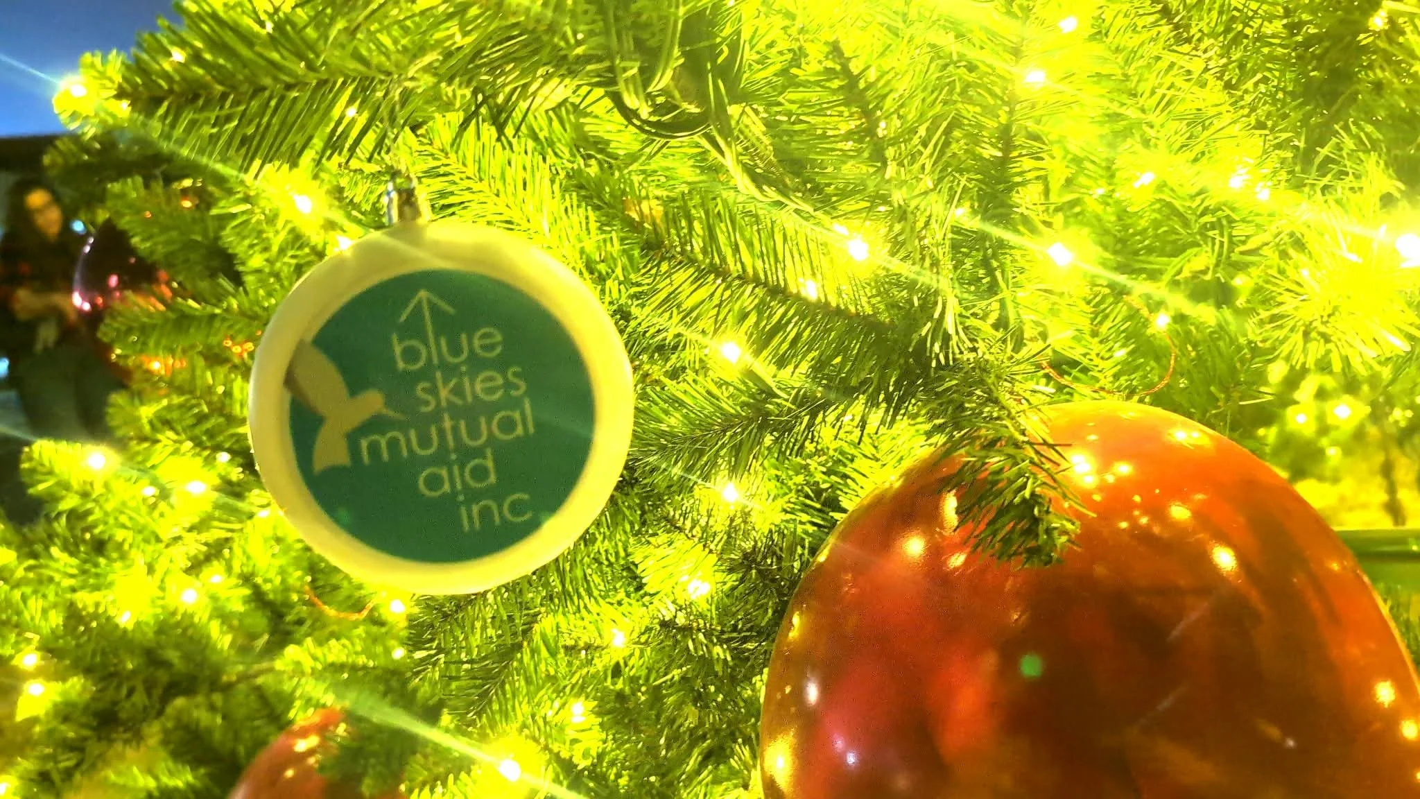 Thank you Seminole TX Chamber of Commerce for organizing this year's Jingle Mingle! We were honored to be able to place the ornament for @blueskiesmutualaid on the amazing Christmas tree! 🎄
