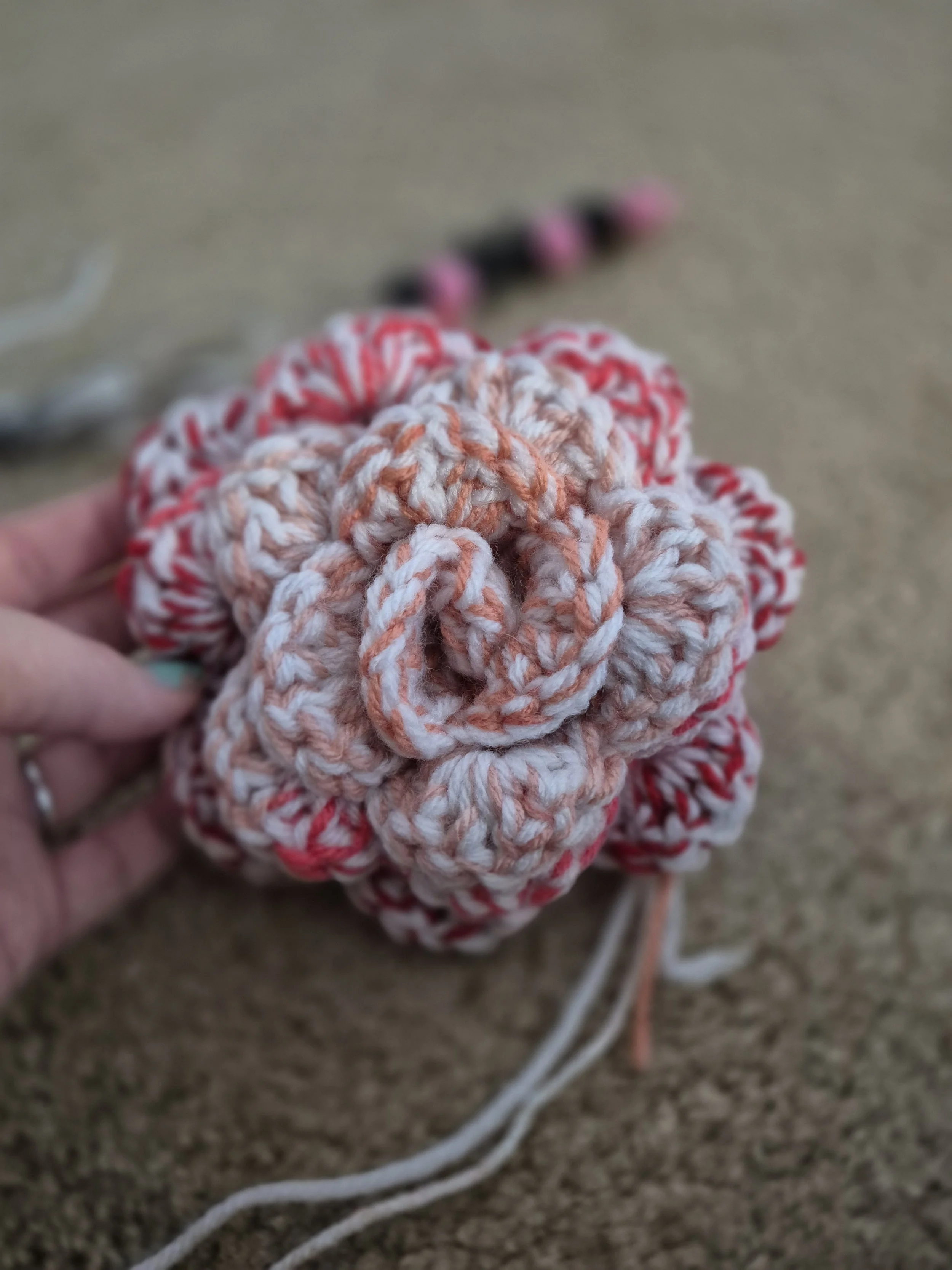rolled_rose_crochet.jpg