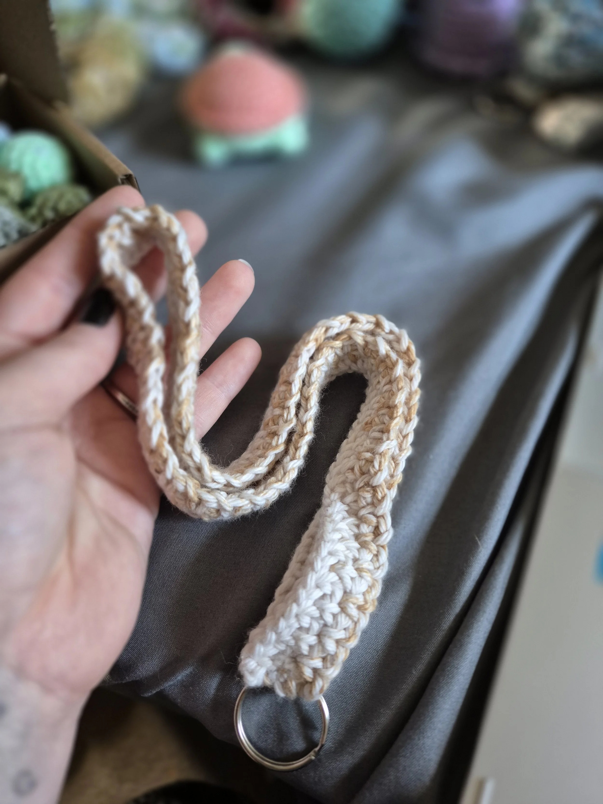 lanyard_crochet.jpg