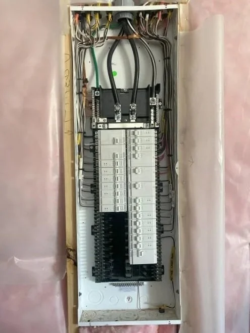 Leviton electrical breaker box with straight wiring and clean apperance