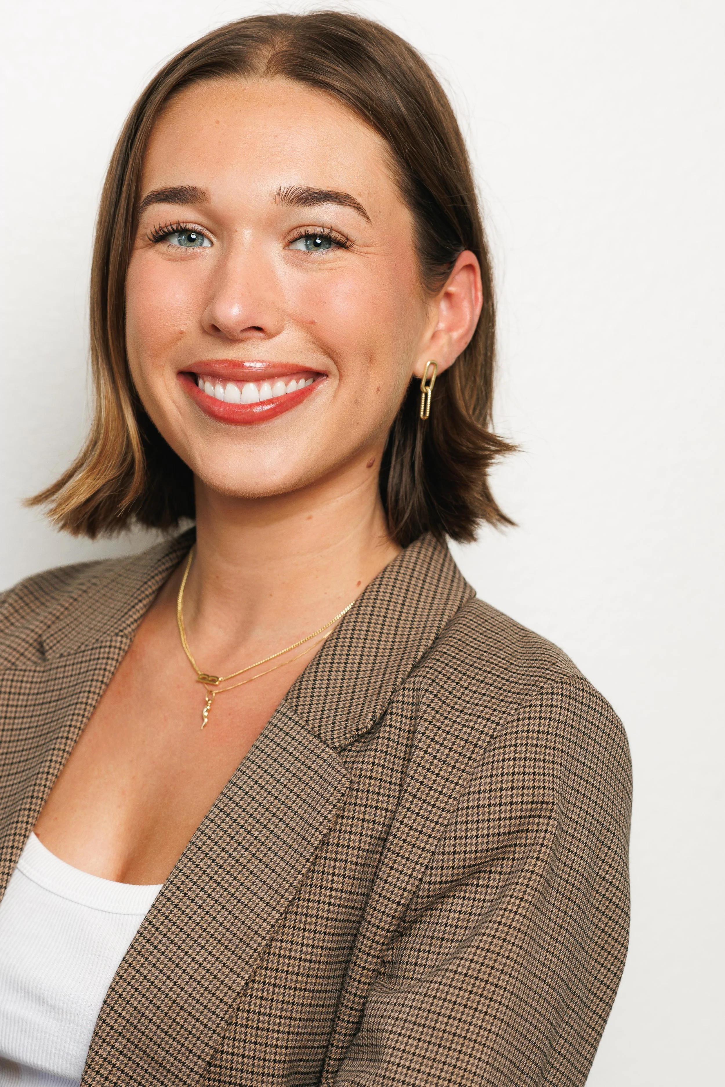 Headshot of Bella (shot with studio flash)