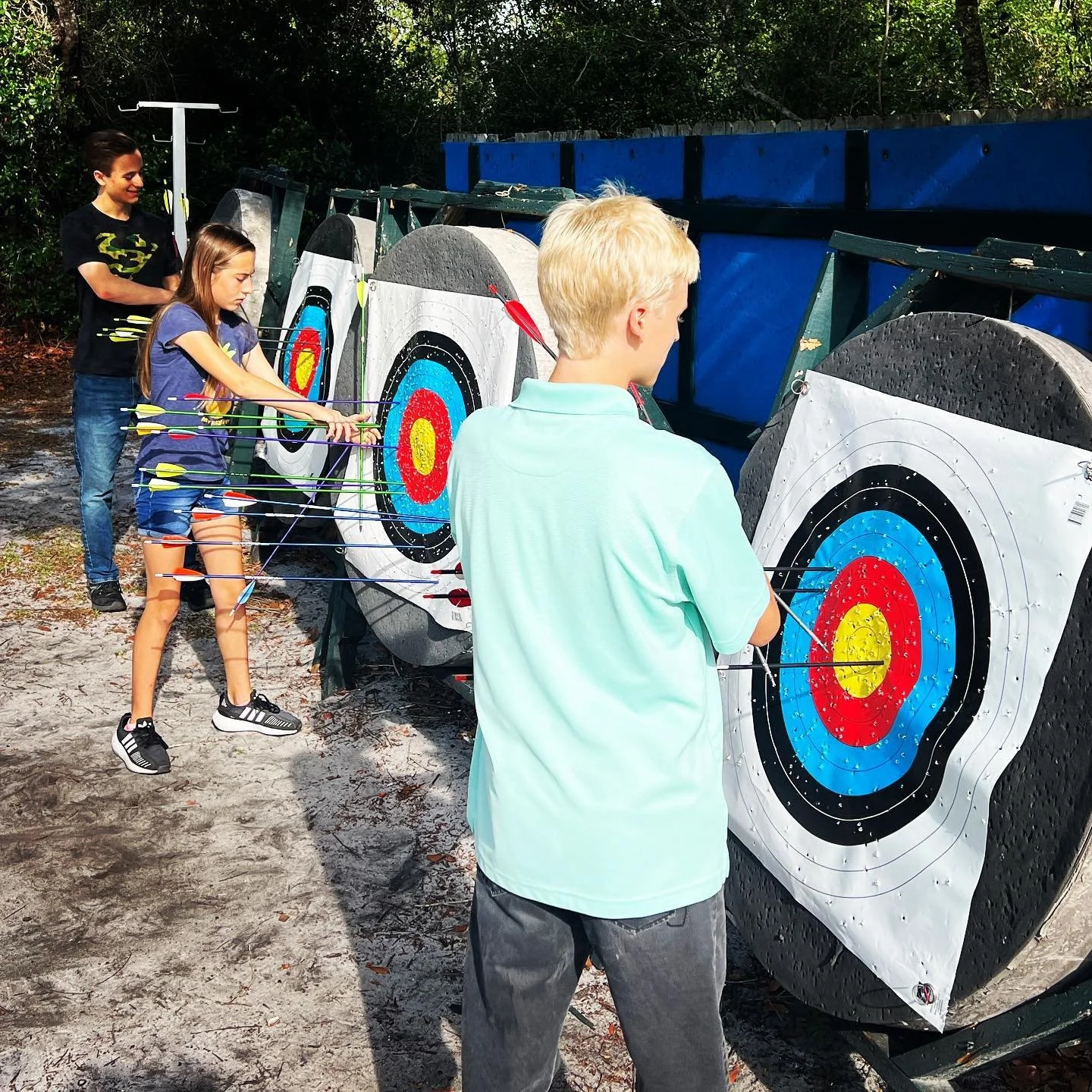 Great job this morning at the range! Great talent in this new generation of archers. Angie and the kids out doing their thing this morning at the range. 👏🏻 🏹 🎯 #archeryclass #brevardcountyfl #melbourne #archery