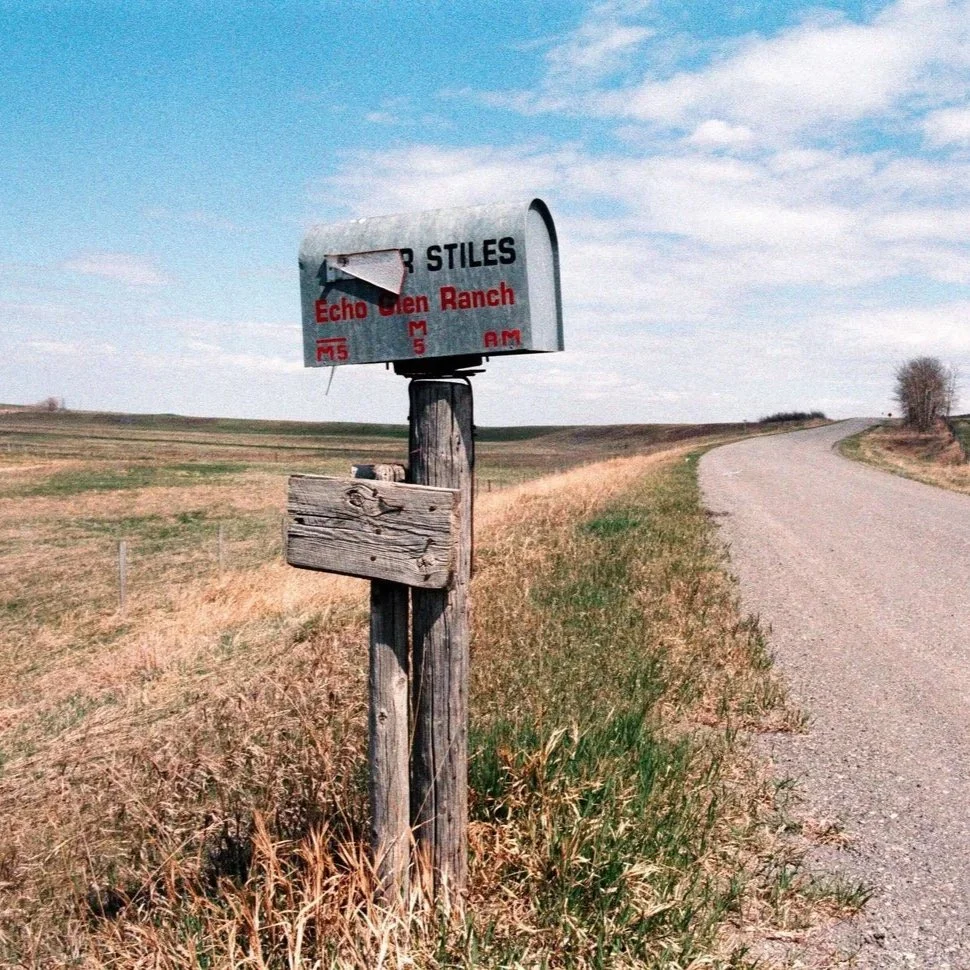 echo-ranch-mailbox-country-road-scenery-landscape-photography.jpg