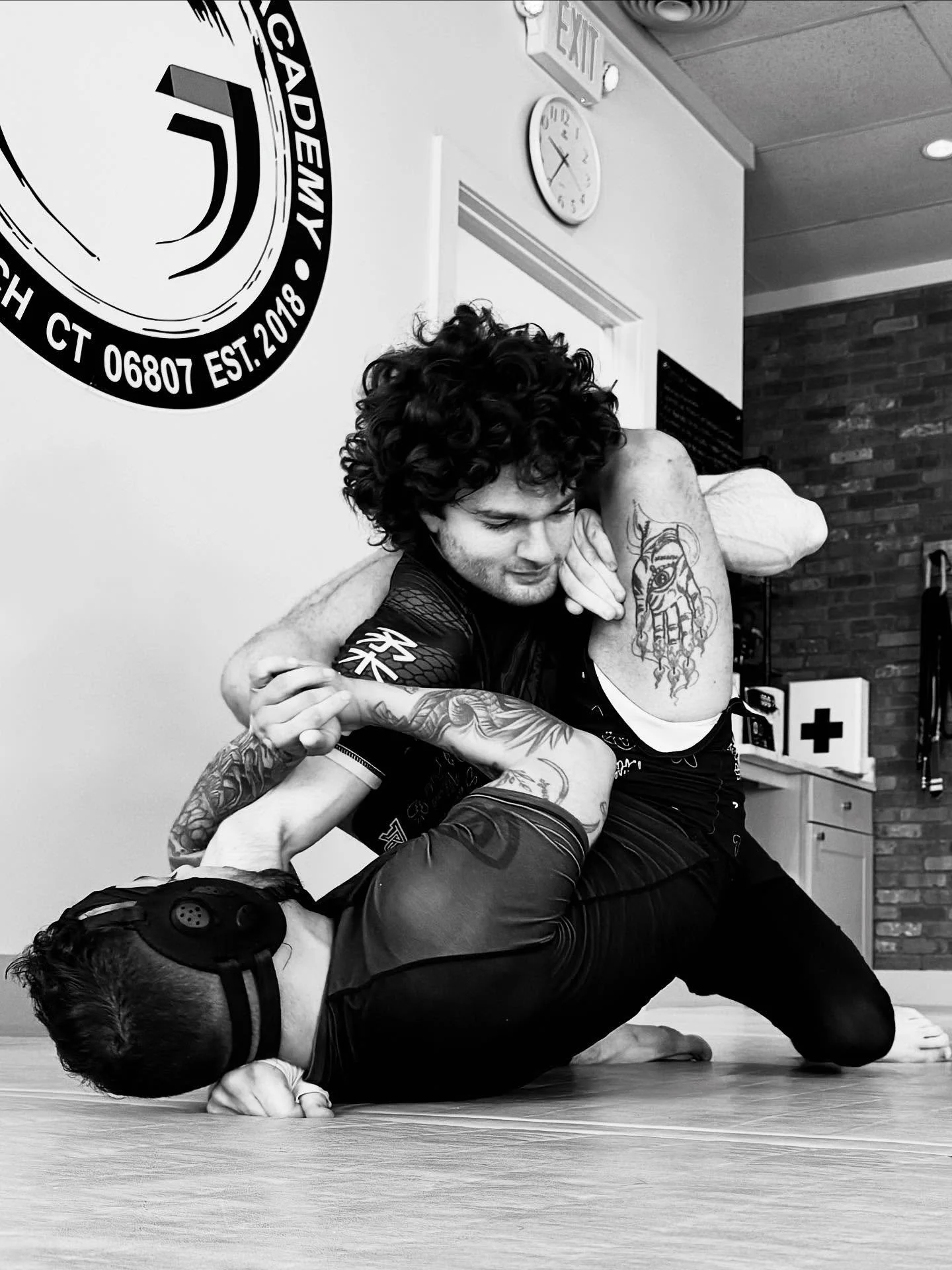 Submission grappling&hellip;Flowing into fall 🍂  #bjj #jiujitsu #grappling #nogi #submissiongrappling #mma #wrestling #martialarts #selfdefense #wrestling #fitness #discipline #greenwich #greenwichct #coscob #coscobct #riversidect #oldgreenwich #old