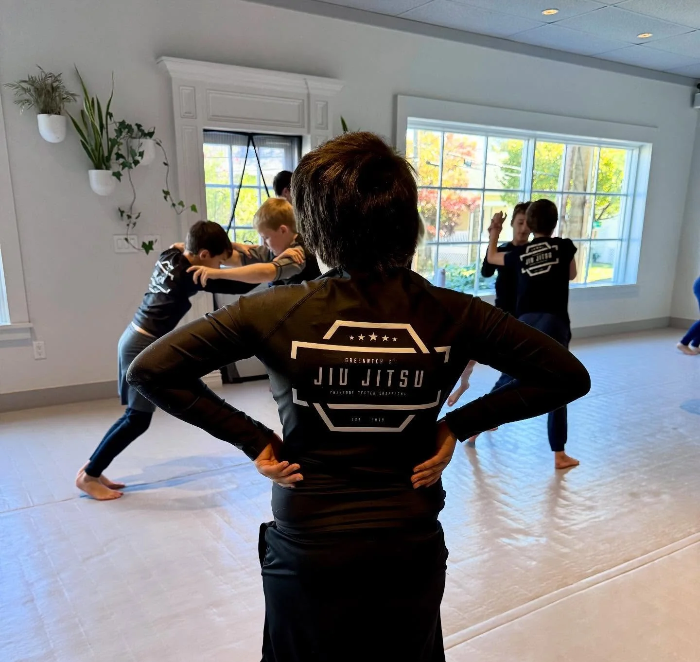 Saturday morning little people burning off that Halloween sugar! 🍭🍬🍫💪💪💪 #bjj #jiujitsu #mma #grappling #nogi #submissiongrappling #selfdefense #martialarts #bjjkids #bjjgirls #wrestling #discipline #fitness #greenwich #greenwichct #coscob #cosc