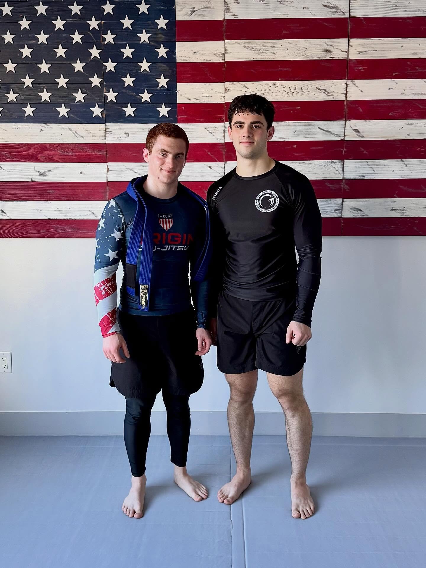 One of our favorite traditions at GJJA is when members return home on the holidays from College and find their way back on our mat. This year we were able to celebrate @christopher_nostro advancing to Blue Belt. Chris has clearly found a way to conti