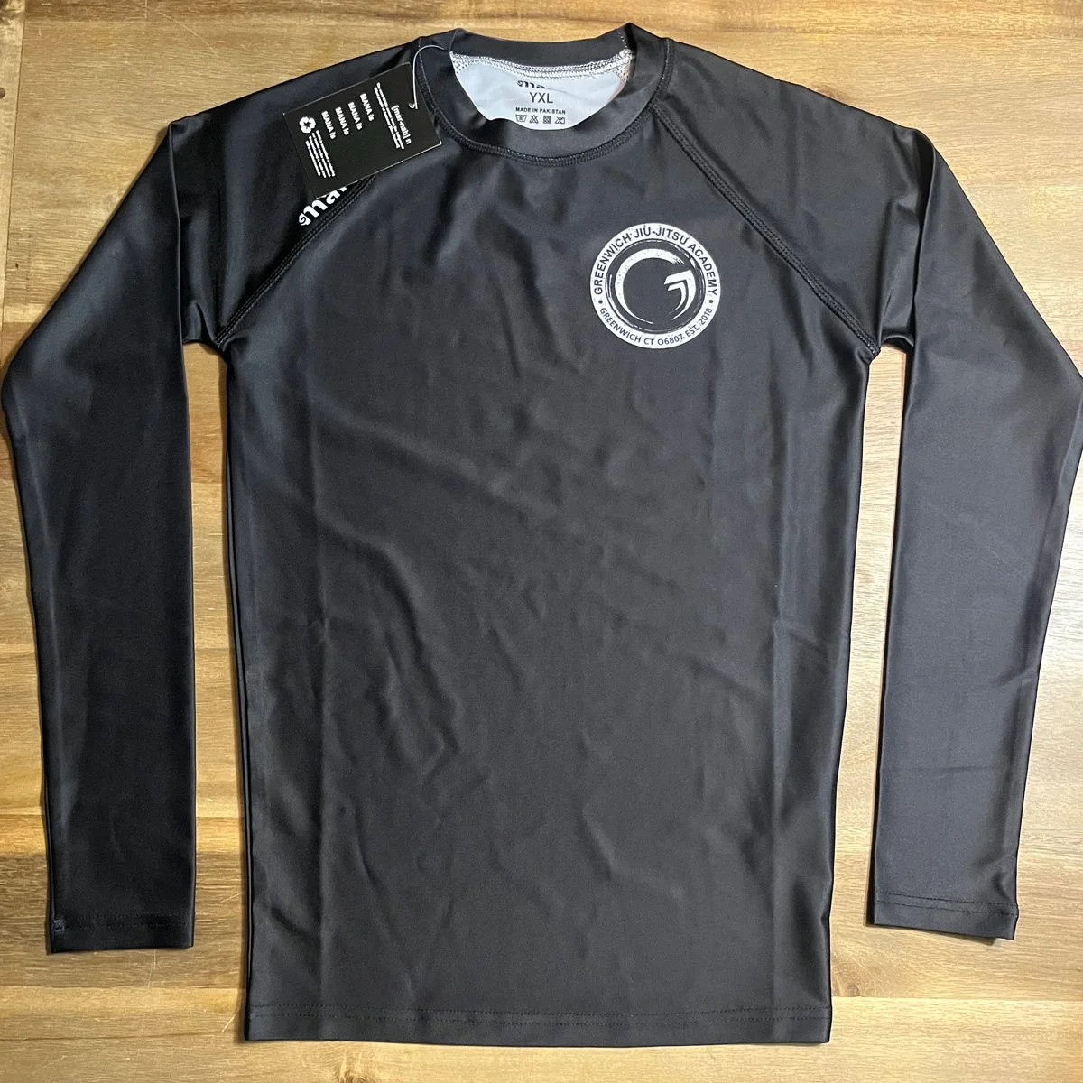 rashguard-black.jpg