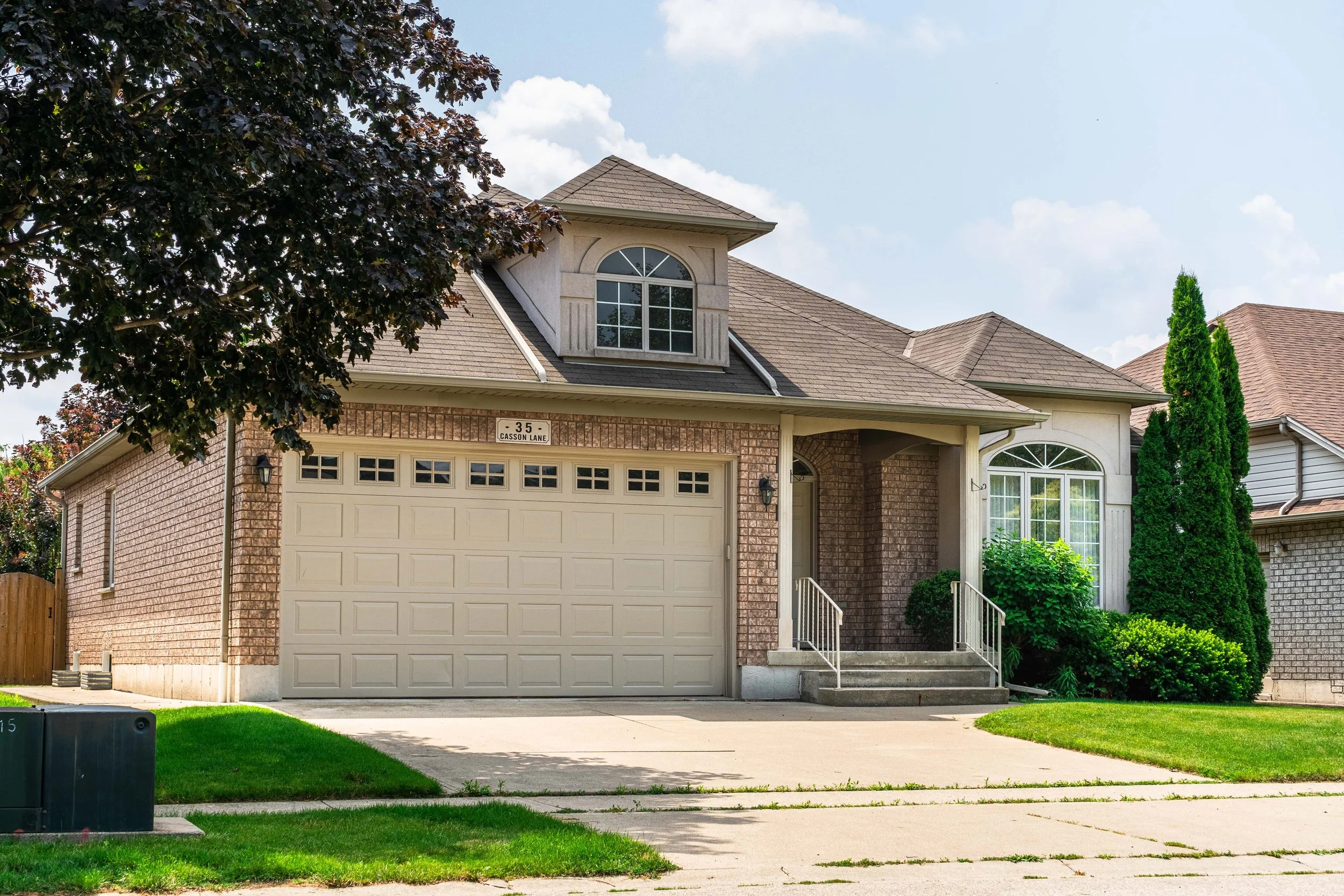 35 Casson Lane, Brantford-2.jpg
