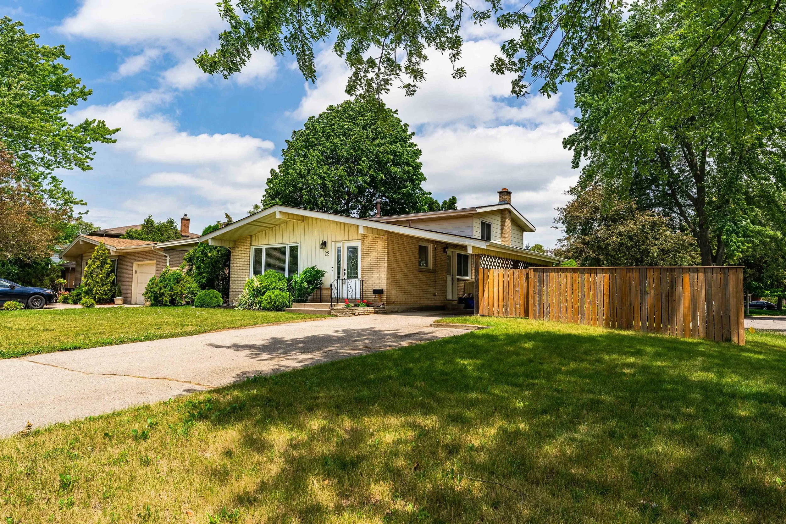 22 Coronation Drive, Brantford-5.jpg
