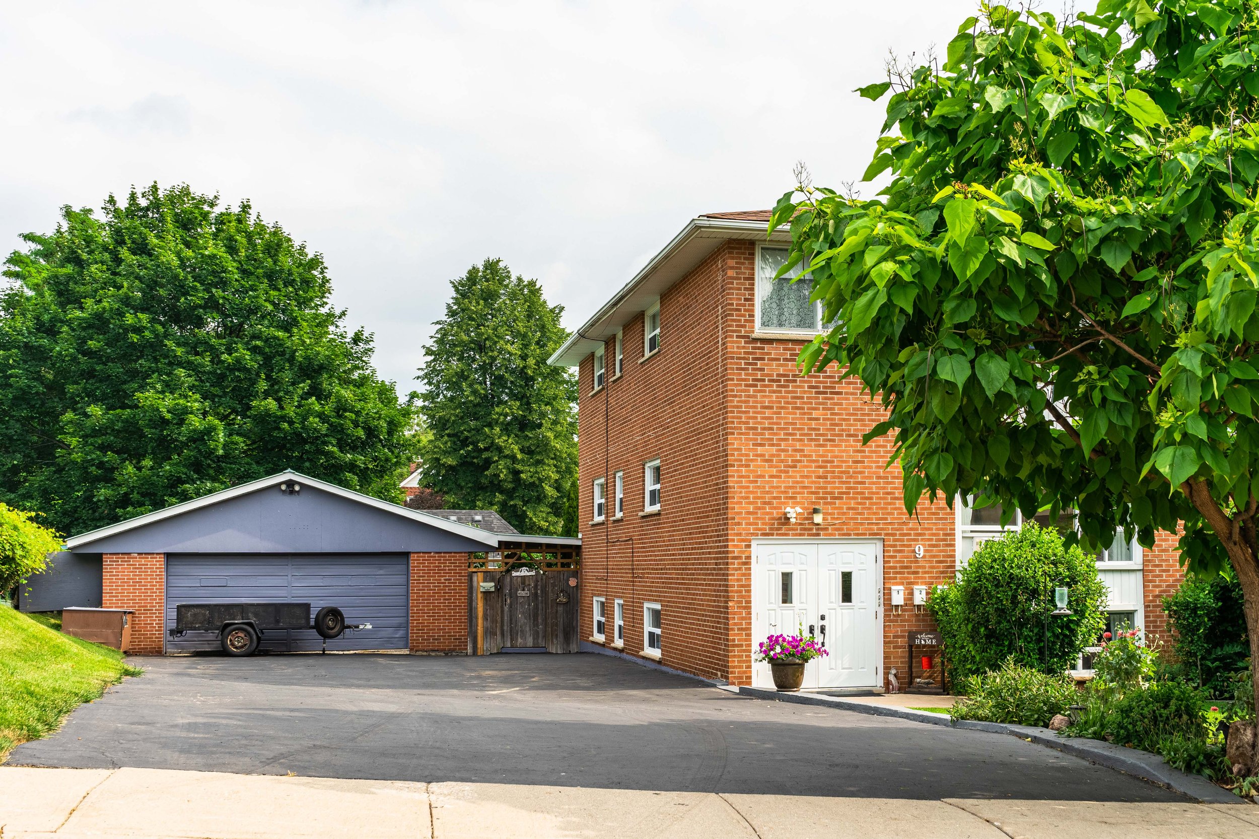 9 Park Ave, Brantford-7.jpg