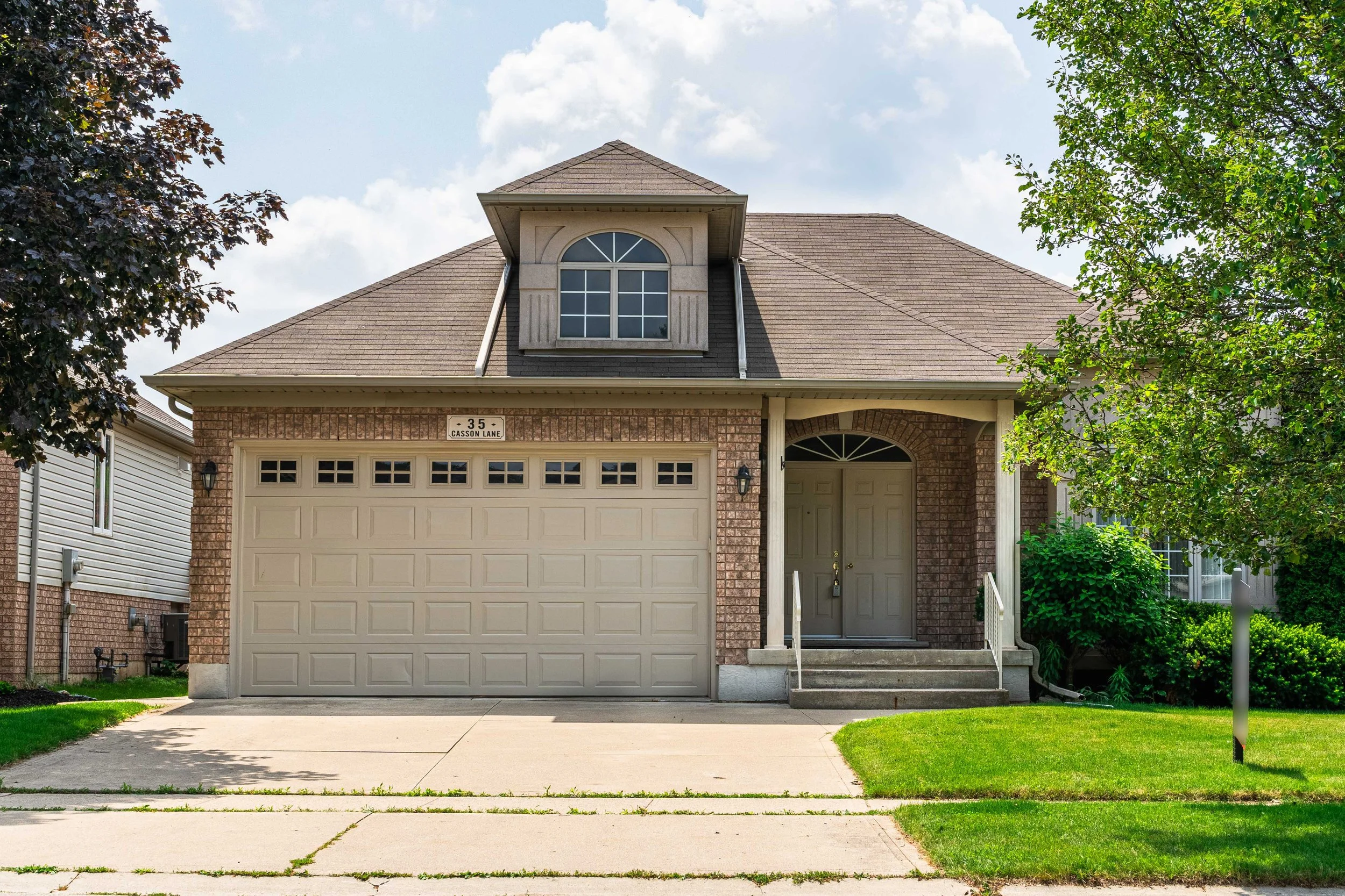 35 Casson Lane, Brantford-1.jpg