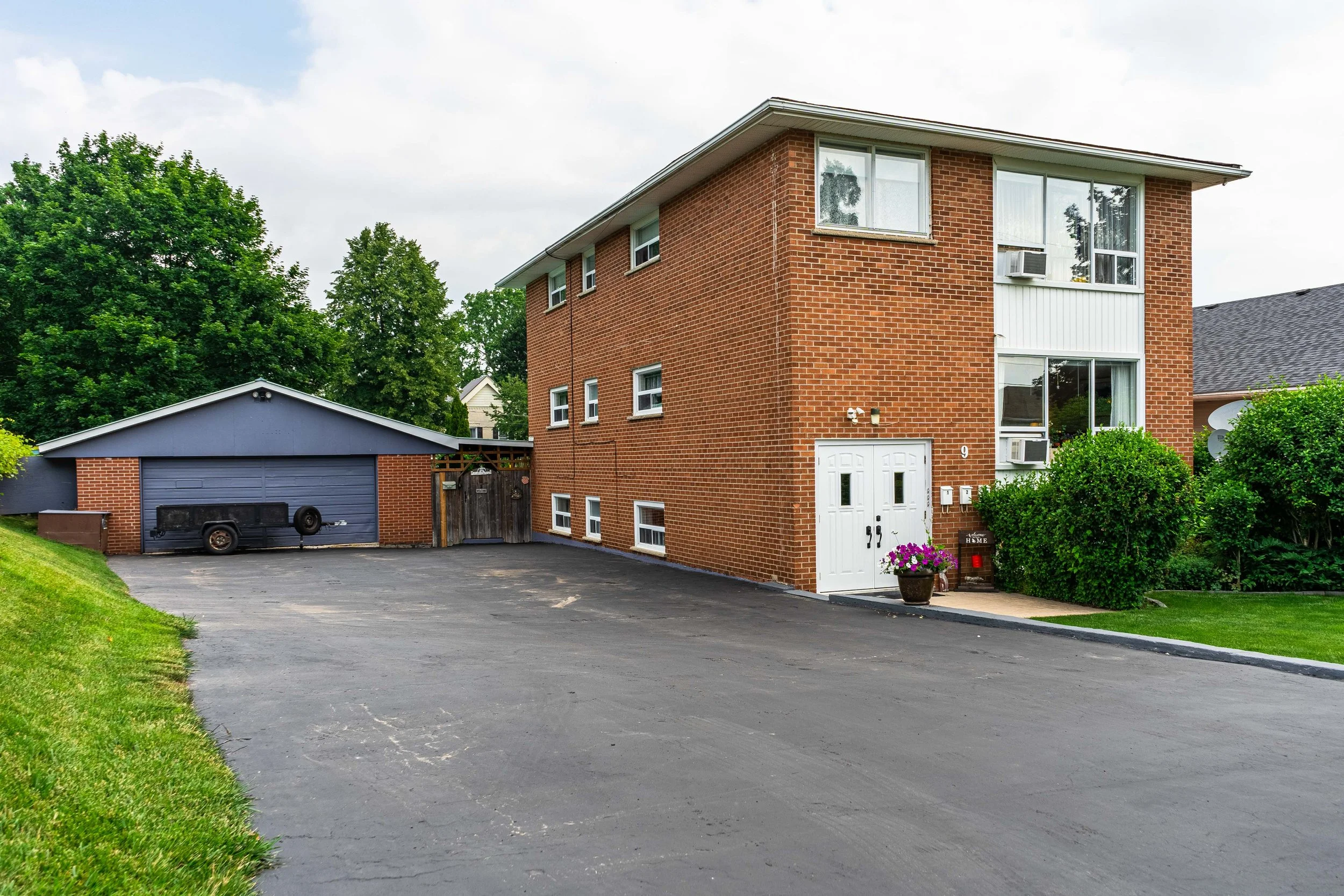 9 Park Ave, Brantford-10.jpg