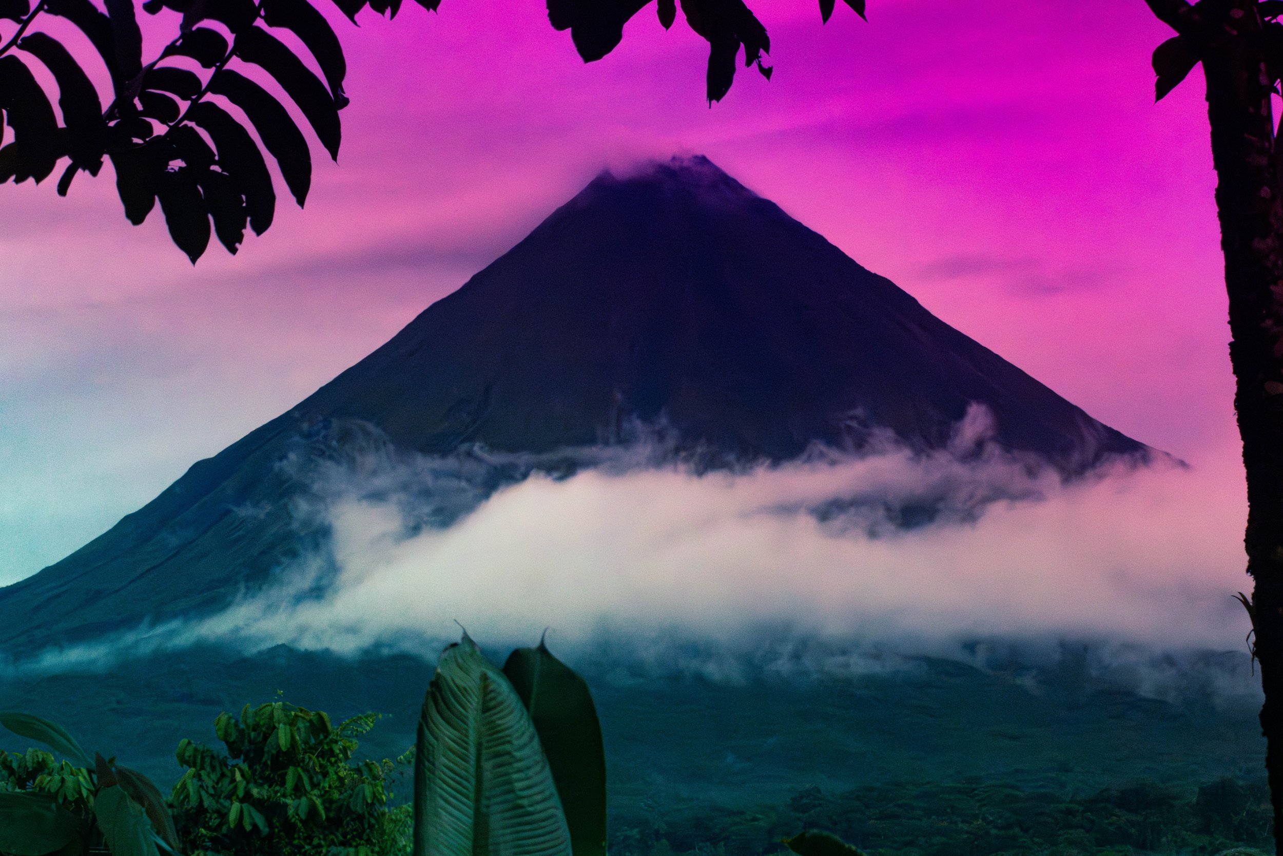 Costa_Rica_color_volcano-2.jpg