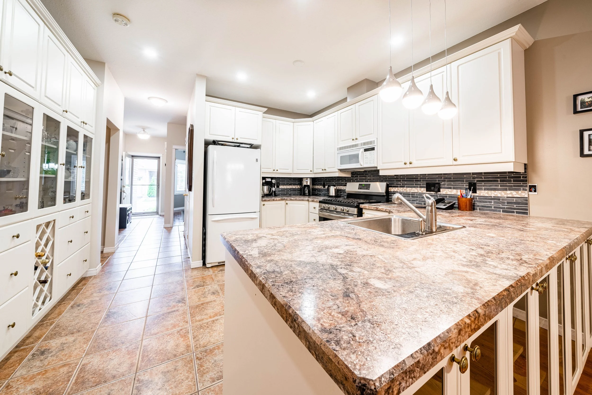 34-10 Cobblestone Drive, Paris-10.jpg