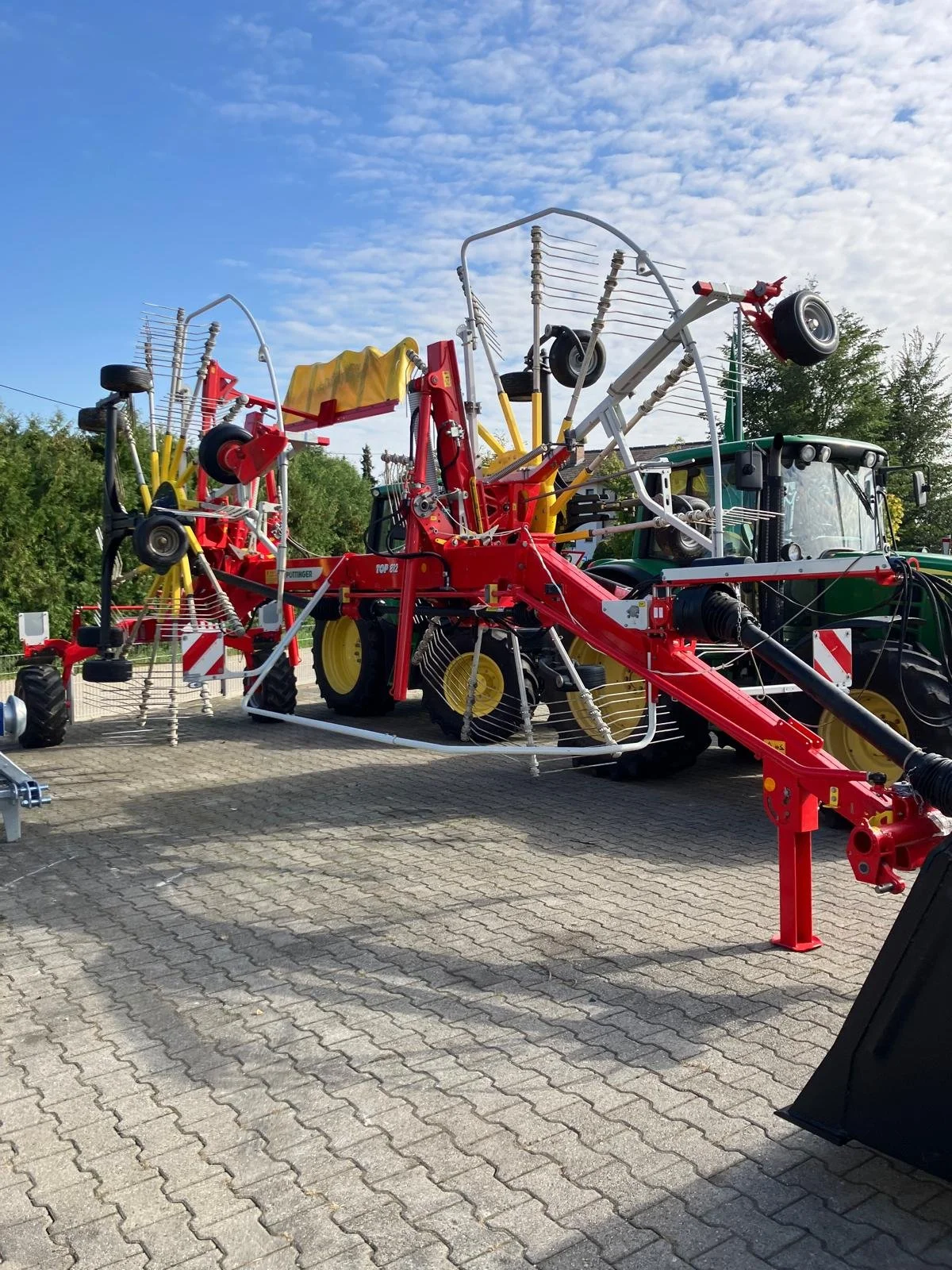 Pöttinger Top812_1.jpg