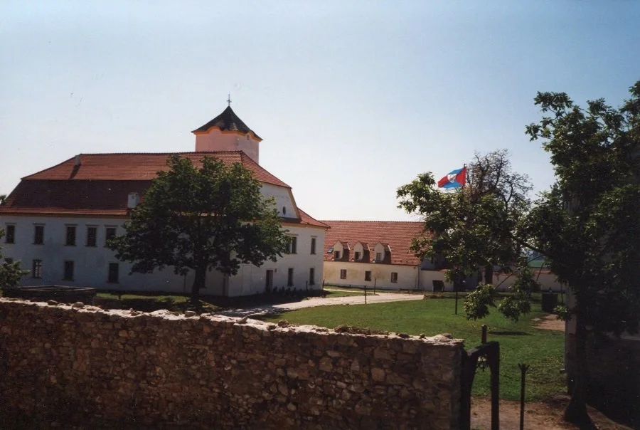 Queen Patricia's Palace, OWK, 2000