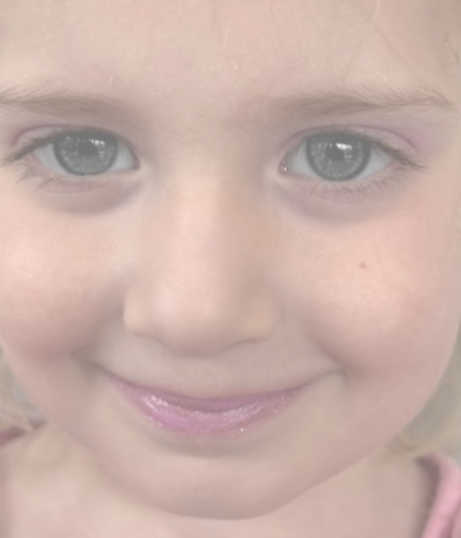 Magical makeup touch-up for royal look – Downers Grove children’s party and Glow Up service