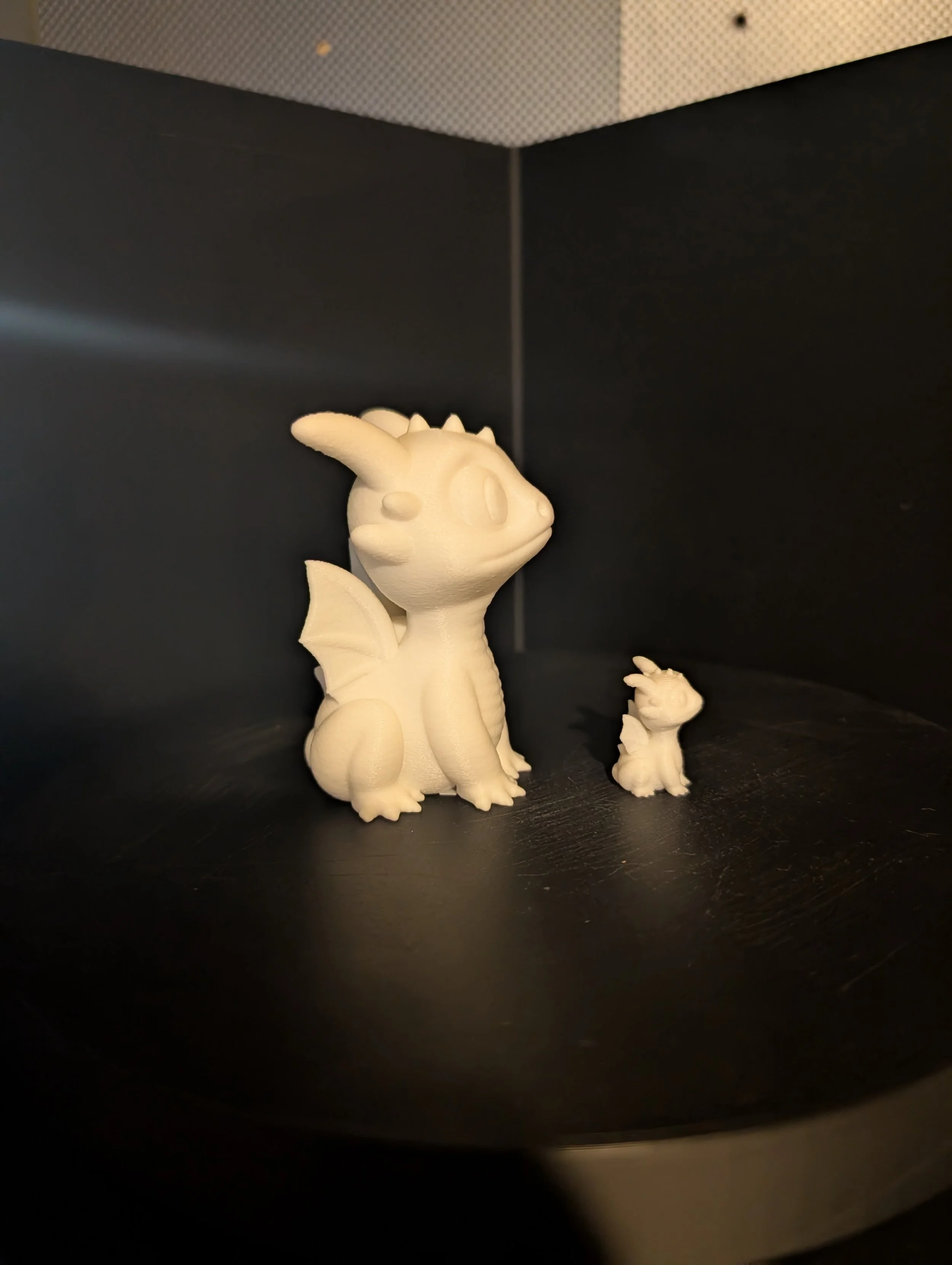 Cute Dragon Right Far.jpg