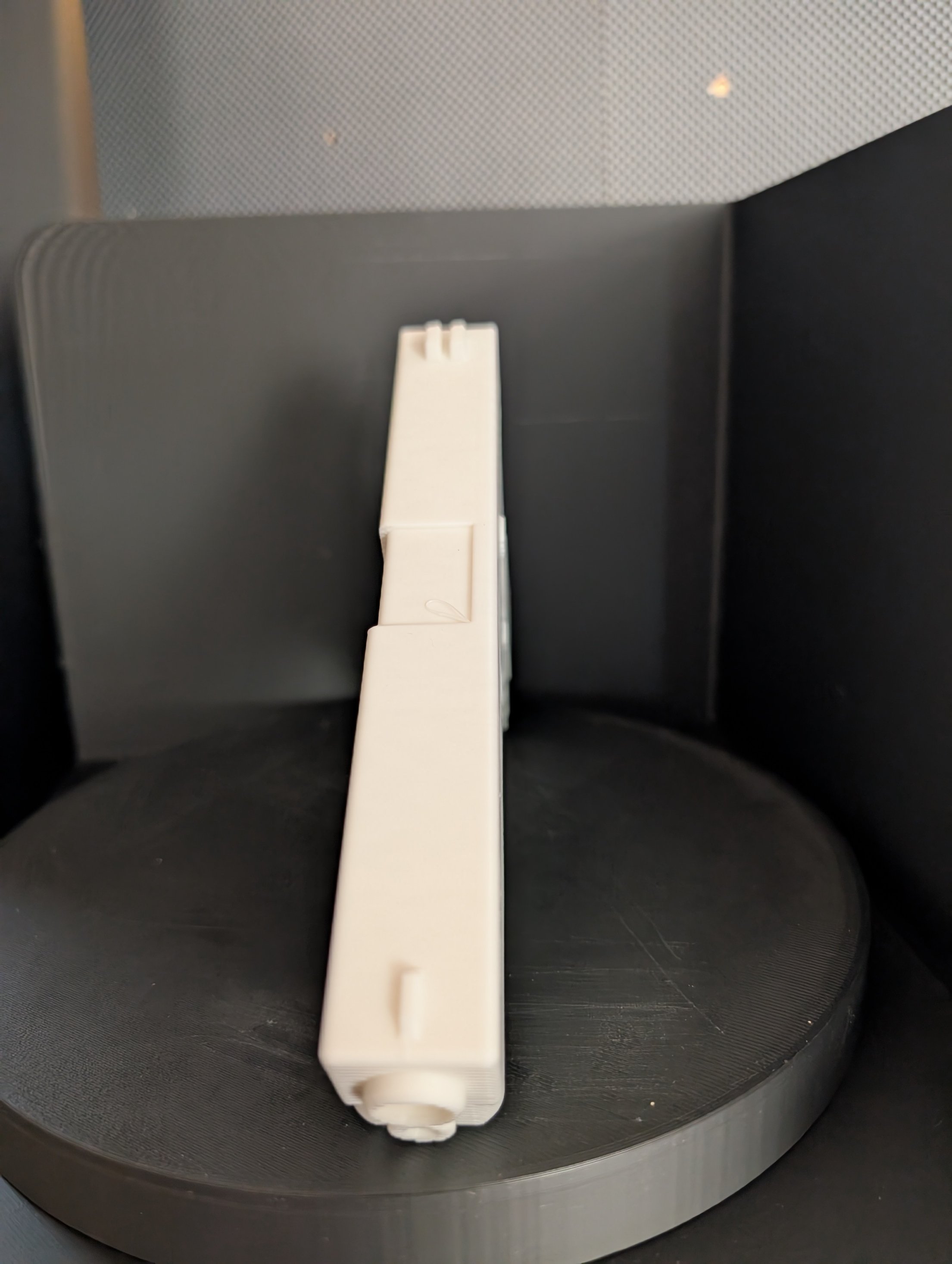 Glock 17 Front Standing.jpg