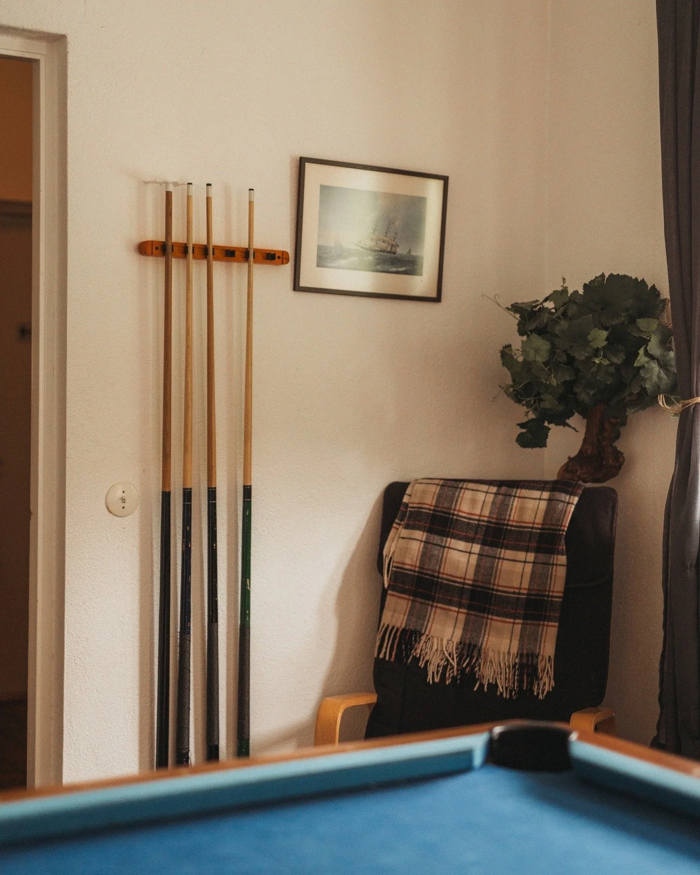 Tänk dig en helg utan måsten. En helg där telefonen får ligga kvar i väskan och timmarna får lov att  rinna iväg mellan samtal, skratt och en sån där mjuk, skön tystnad som känns helt och h&a