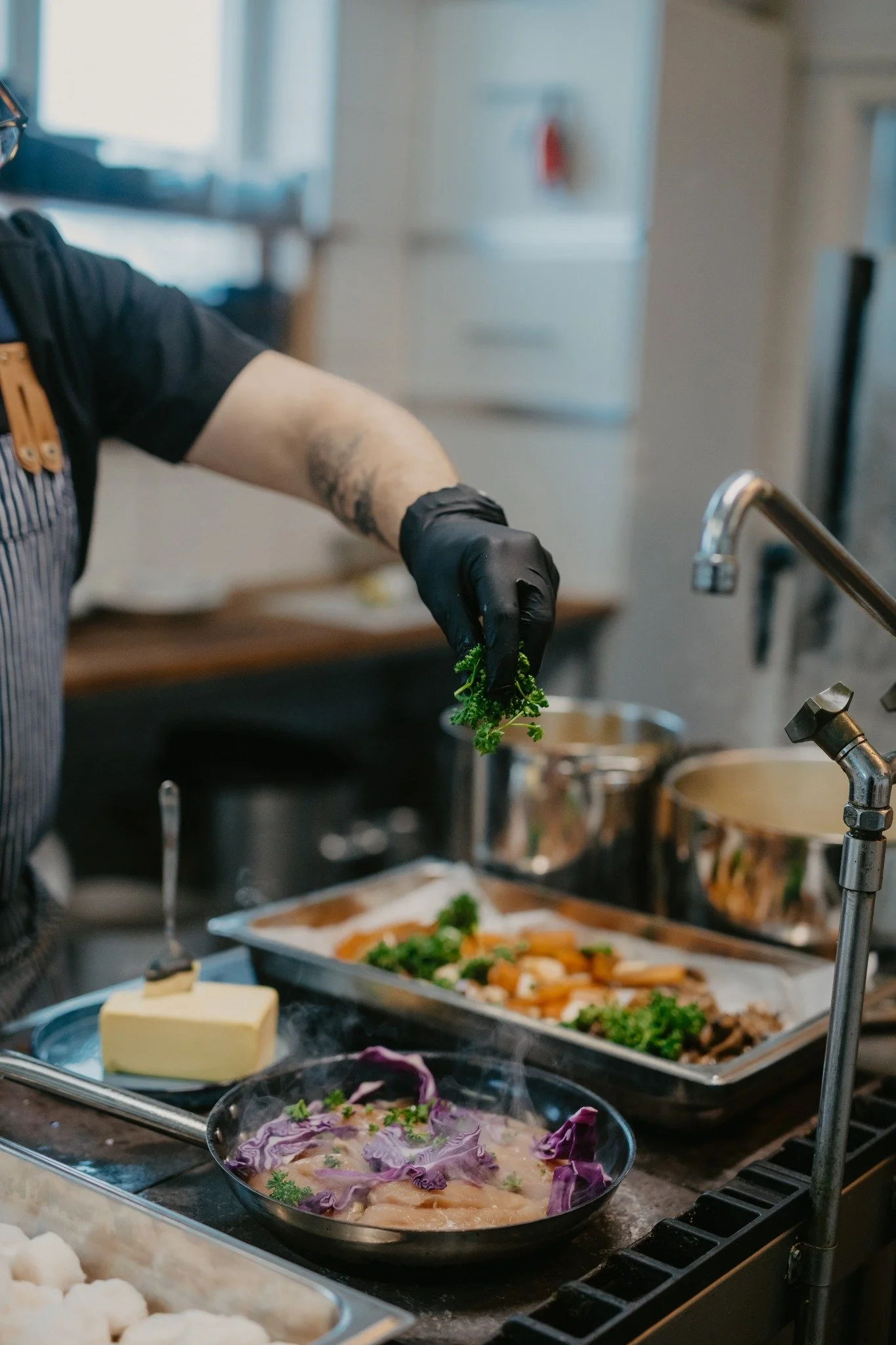 Sugen p&aring; n&aring;got extra gott till helgen? Boka bord i restaurangen!  Vi har n&aring;gra platser kvar! L&auml;nk i bion ✨🫶🏼