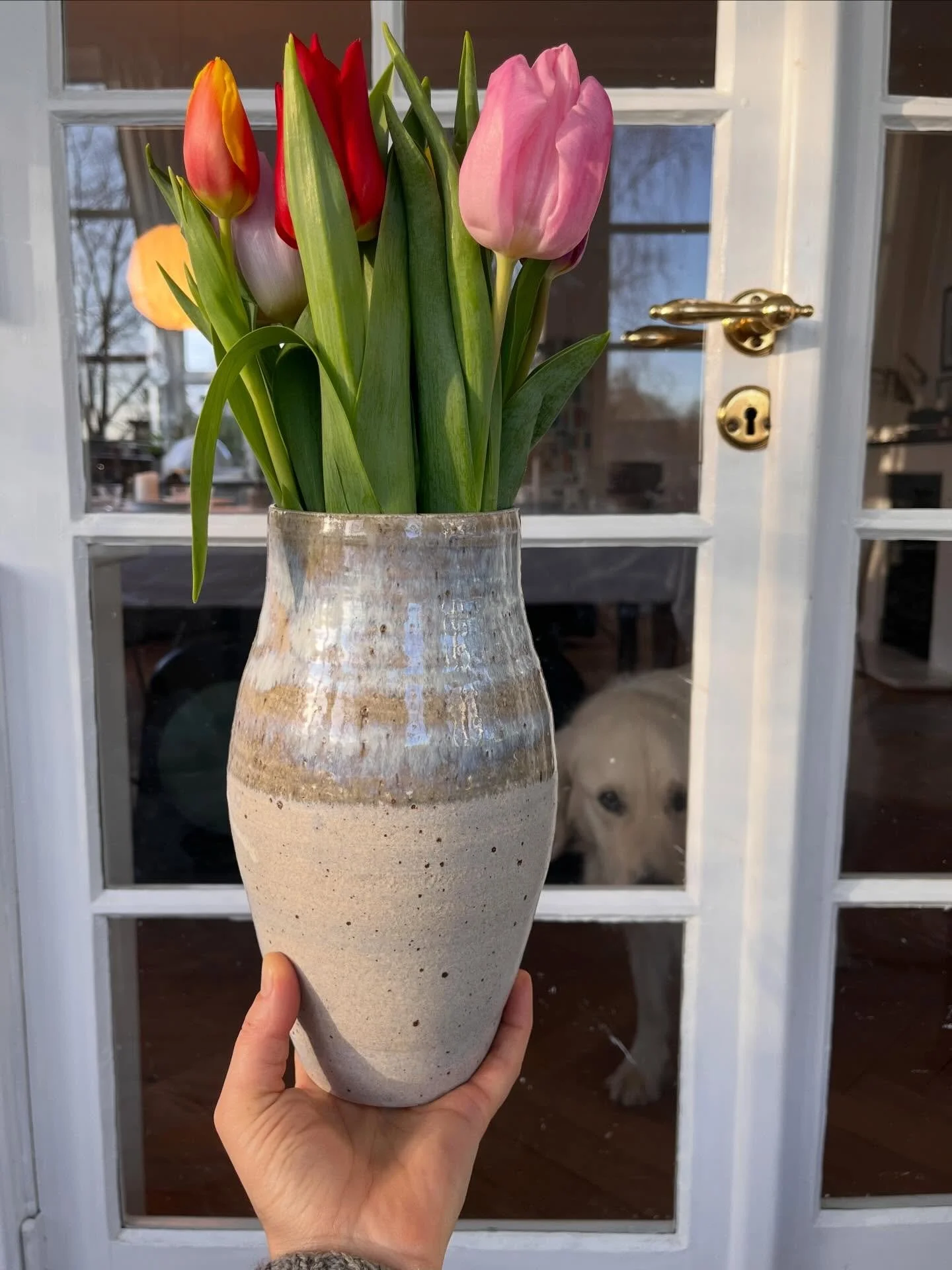 Tak for 2025 &amp; for at du har lyst til at f&oslash;lge med, det er jeg meget taknemmelig for🙏🏼. Rigtig godt nyt&aring;r ✨🩵🎉

#takfor2025 #godtnyt&aring;r #drejetkeramik #stent&oslash;j #interordesign