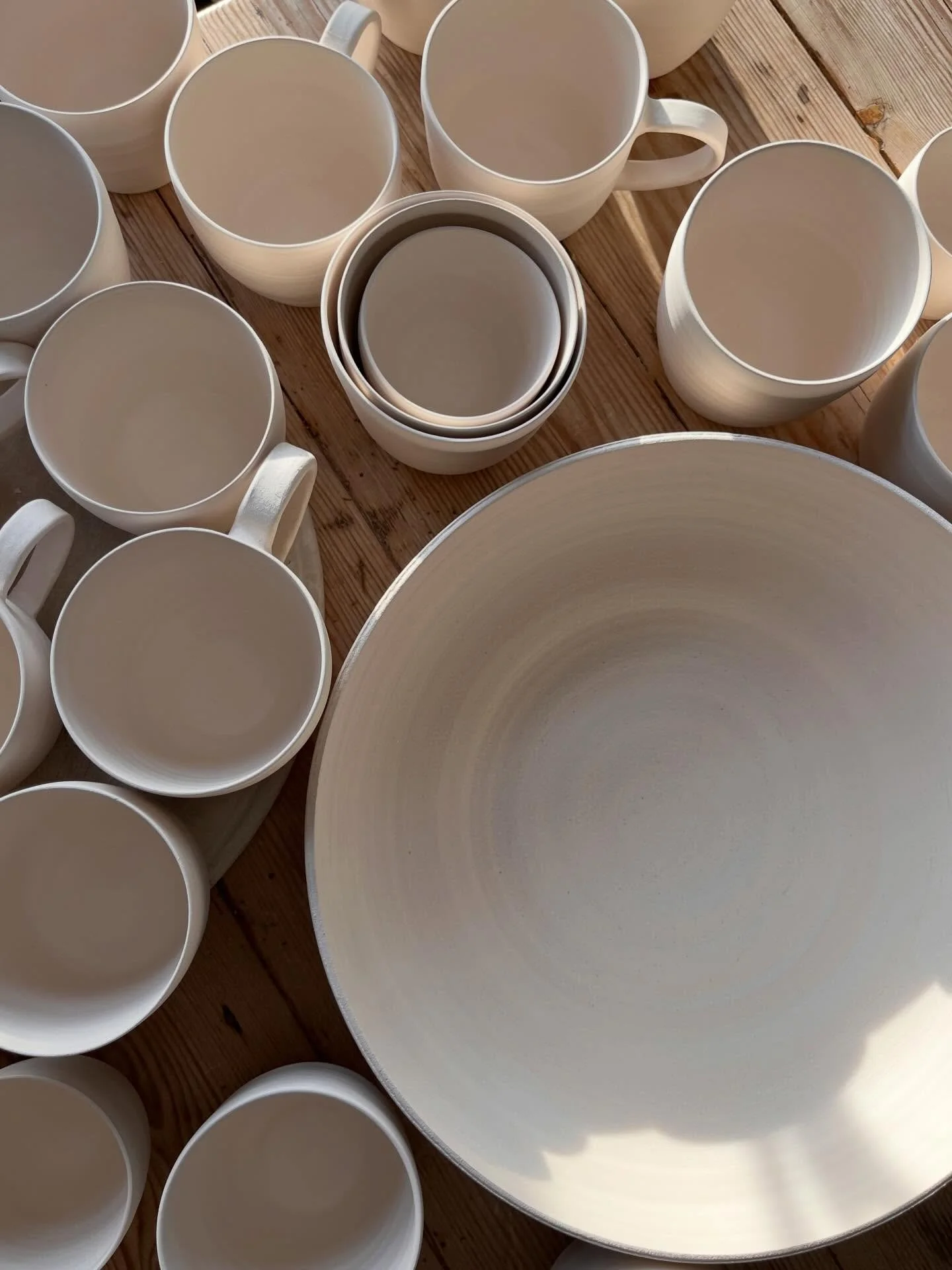 Nye sager p&aring; vej. God onsdag ❄️

#drejetkeramik #wheelthrownceramics #stent&oslash;j #keramik #clay