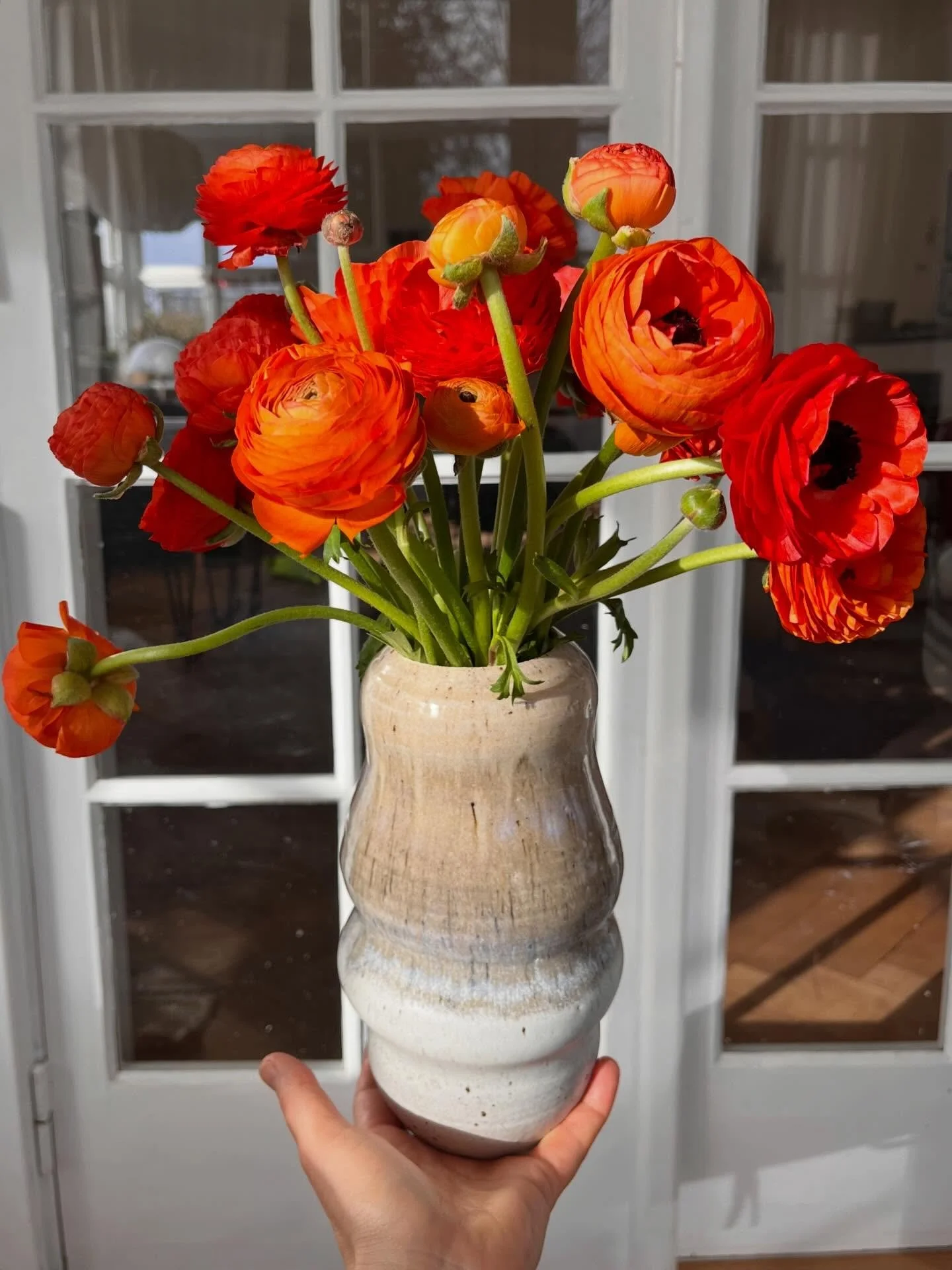 God fredag herfra 🧡

#keramik #keramikvase #stent&oslash;j #interiordesign #ceramics