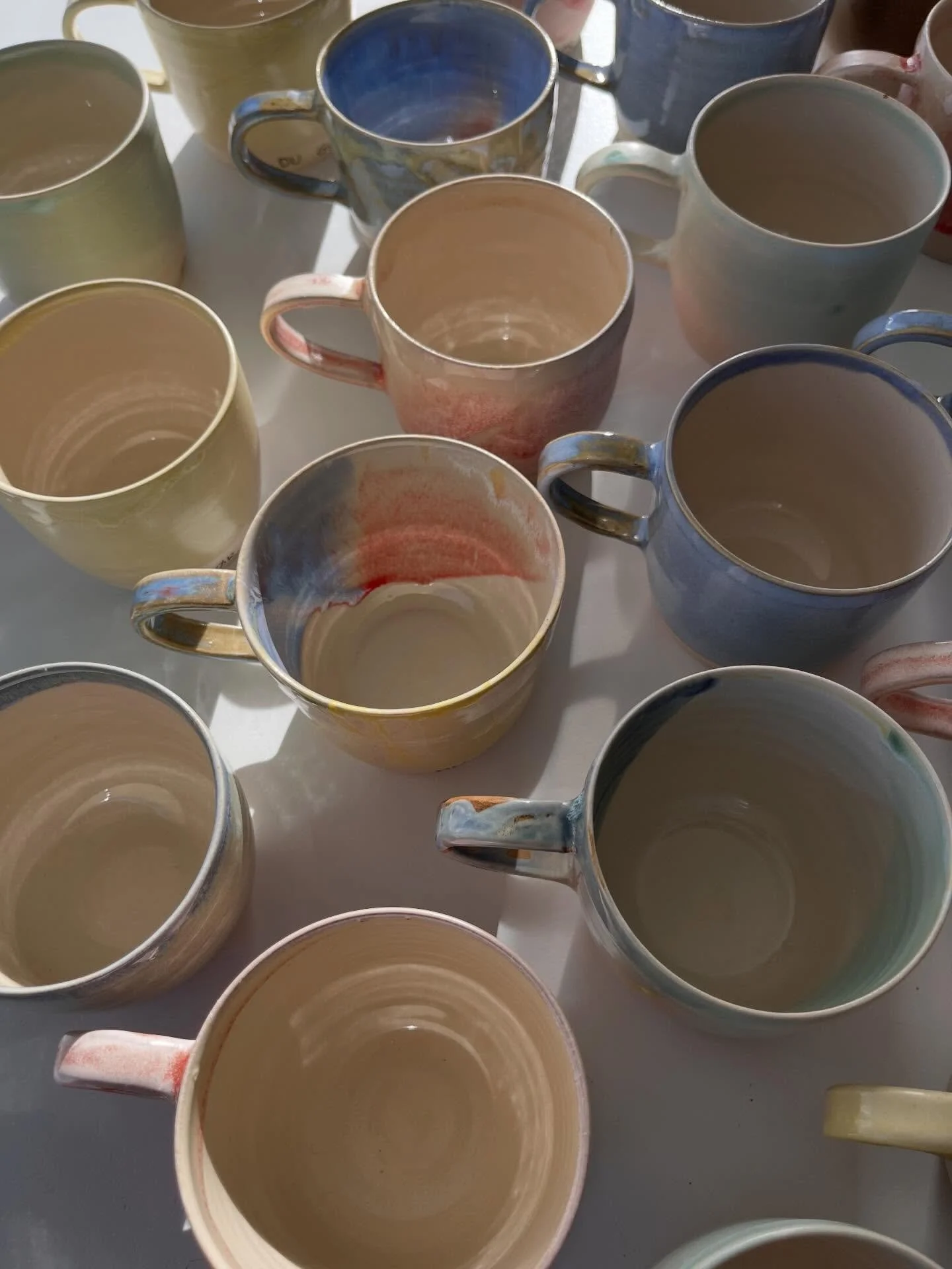 For&aring;rssol, nye kopper &amp; god weekend herfra 🌸

#drejetkeramik #ceramics #h&aring;ndlavet #keramikkop #interiordesign