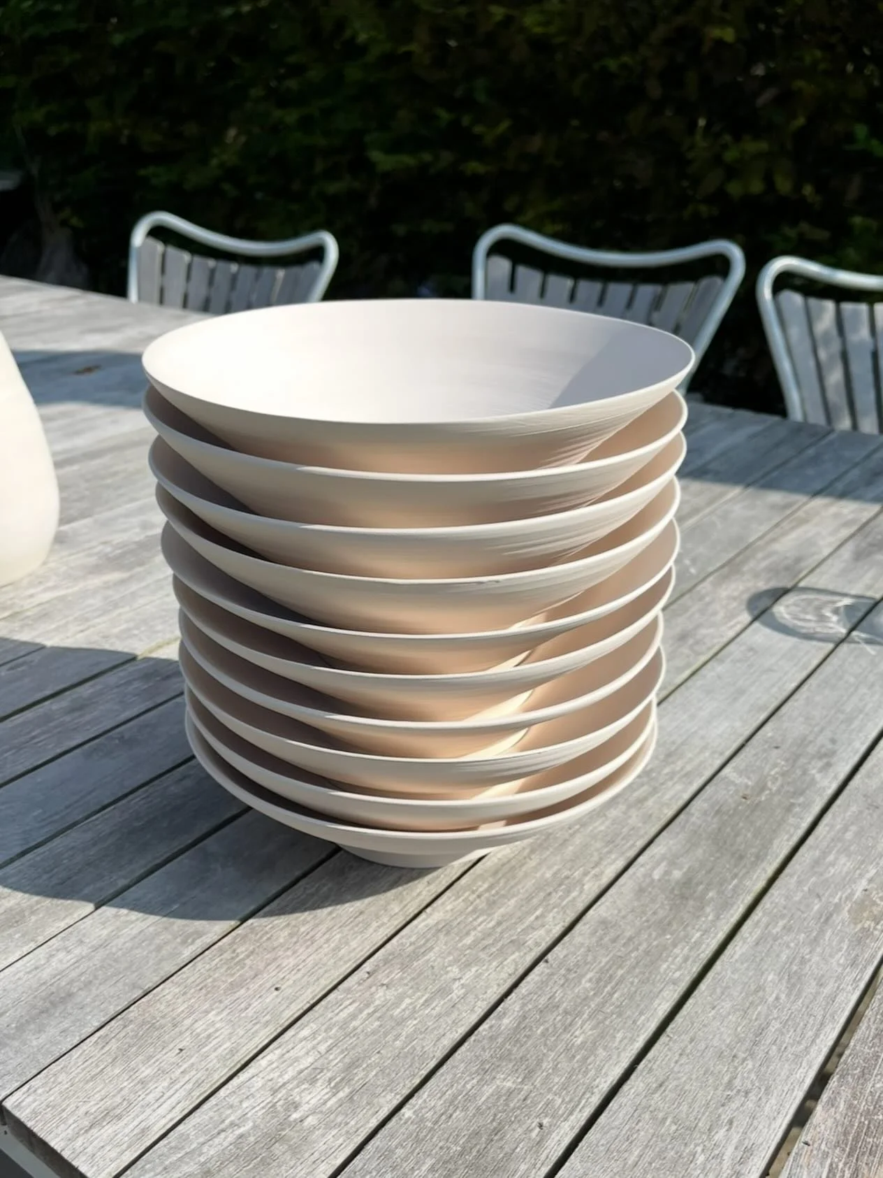 Pinsesol &amp; pastatallerkner p&aring; vej 💛

#drejetkeramik #keramik #handmade #ceramics #interiordesign