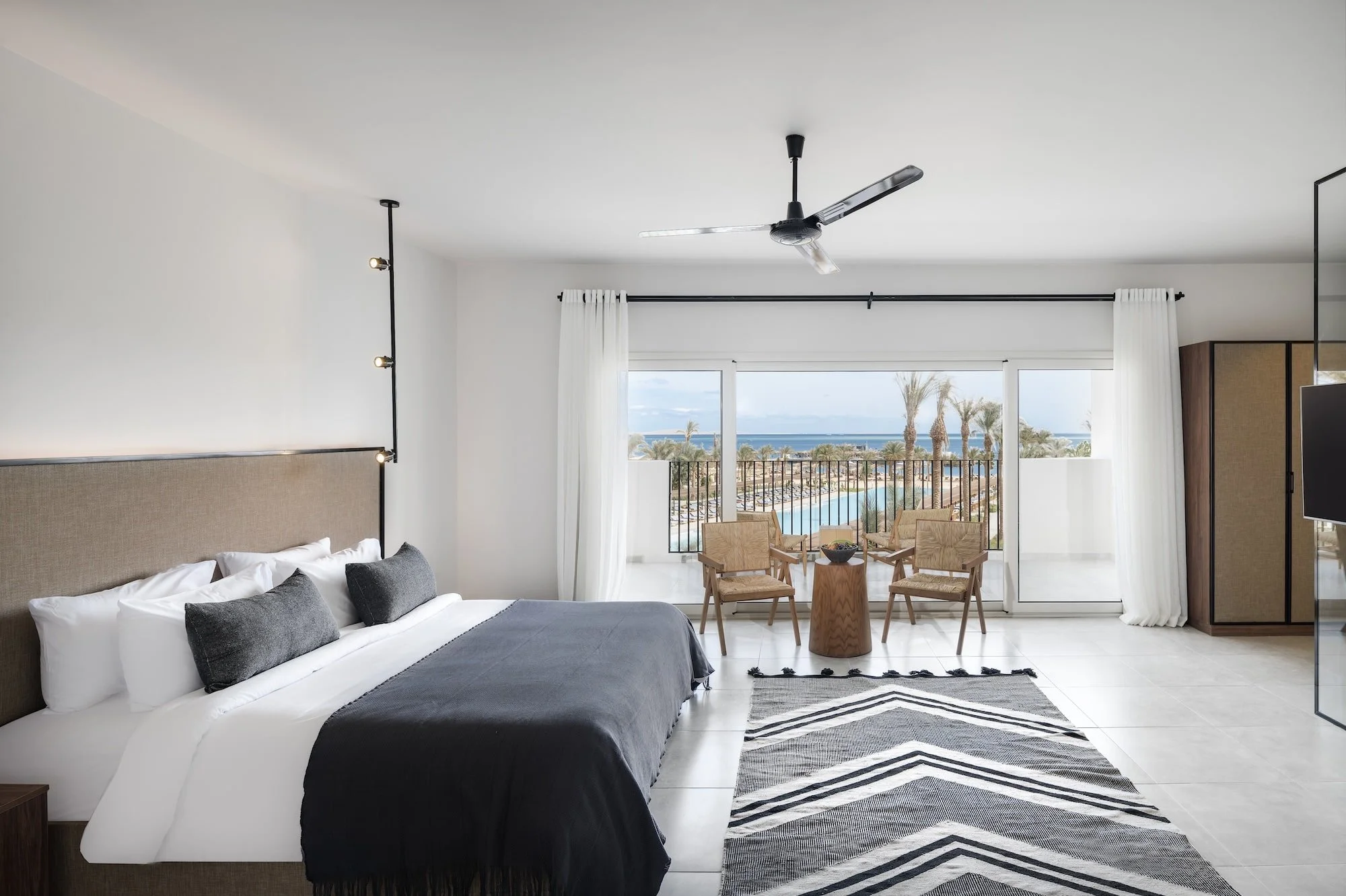 Serry_Beach_Resort_054-min.jpg