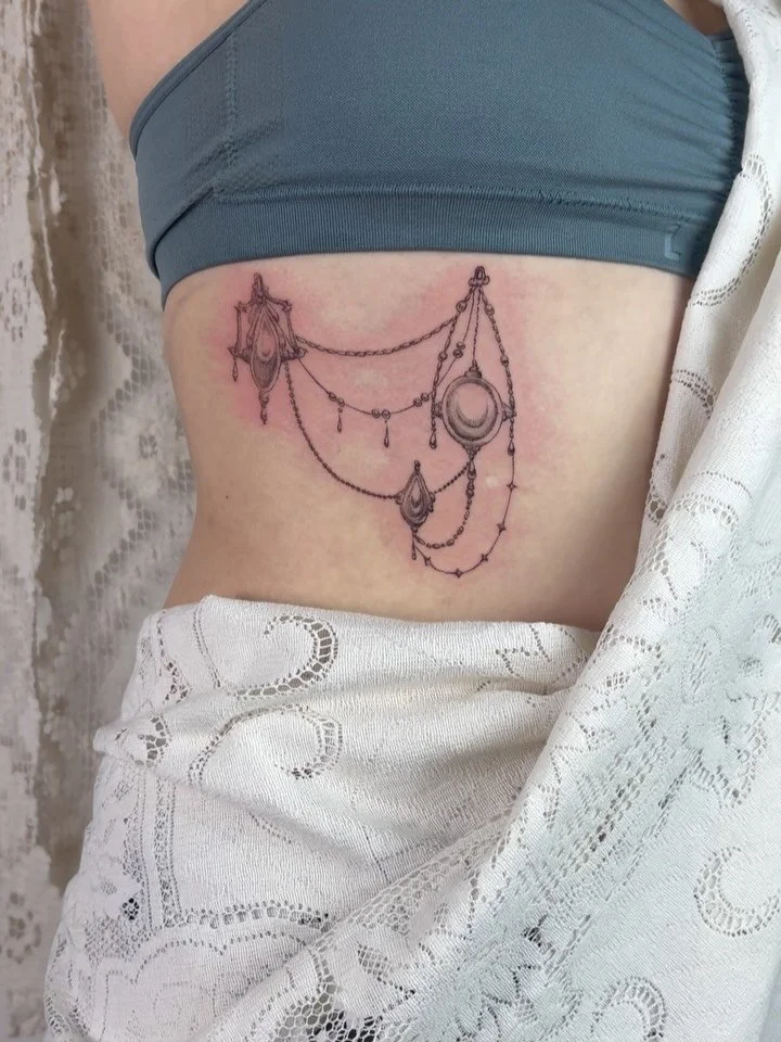 Dripping jewels 💎 

Would love to do something more jewellery inspired pieces! 
Feb is nearly fully booked &amp; I&rsquo;m now taking bookings for March x

Dm to book🪽