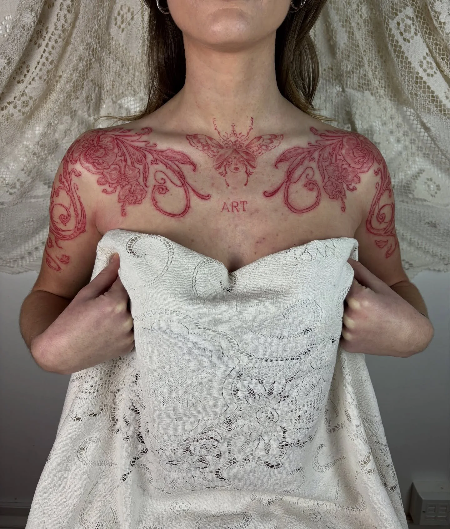 ꧁ 𝓡𝓮𝓭 𝓸𝓻𝓬𝓱𝓲𝓭𝓼 ꧂

My lovely client has committed to having all red tattoos &amp; I am in love❣️

After going through some flash pieces we created these custom creeping orchids that root down the arms - the roots were hand drawn to create asy