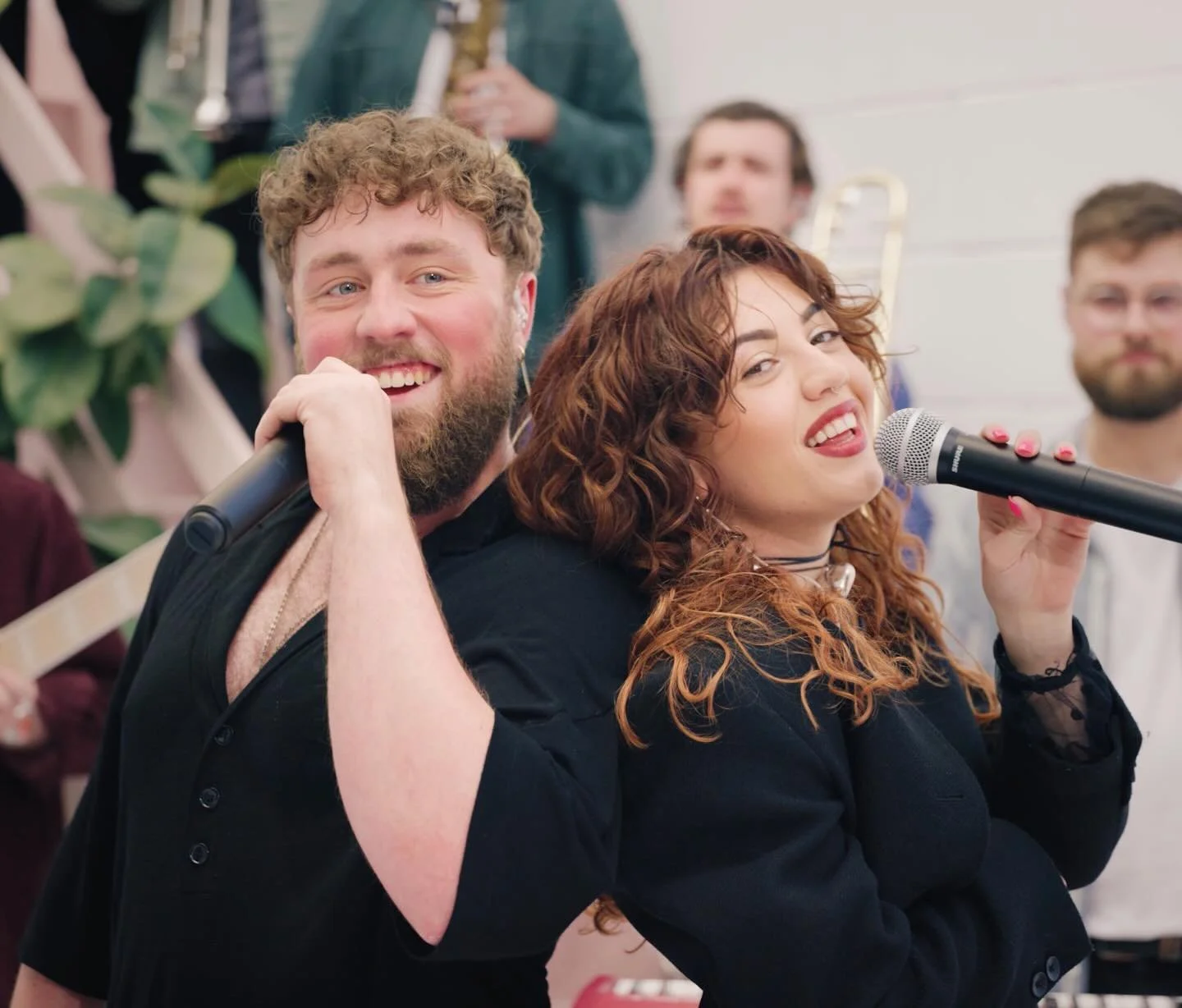 For couples who want their whole guest list singing every word🎶💍 Book your wedding band now!🤩 

&bull;
&bull;

#thenoughtiesband #noughties #wherenostalgiameetsthedancefloor

&bull;
&bull;

#weddingmusic #weddingband #entertainment #weddingenterta