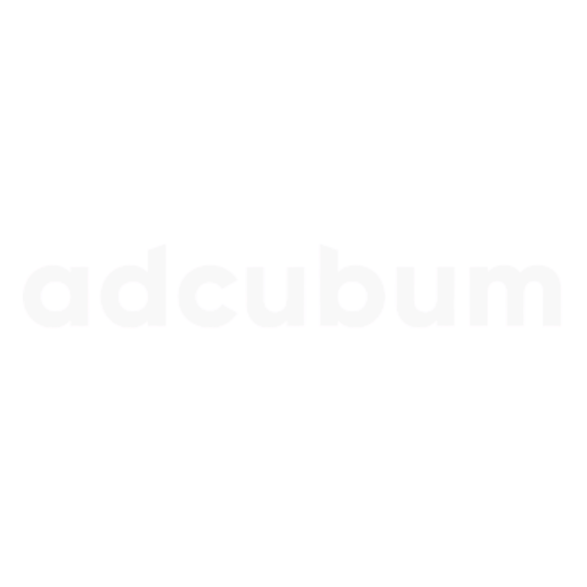 Das Bild zeigt das Logo von 'adcuBtm' in weißen Buchstaben auf schwarzem Hintergrund.