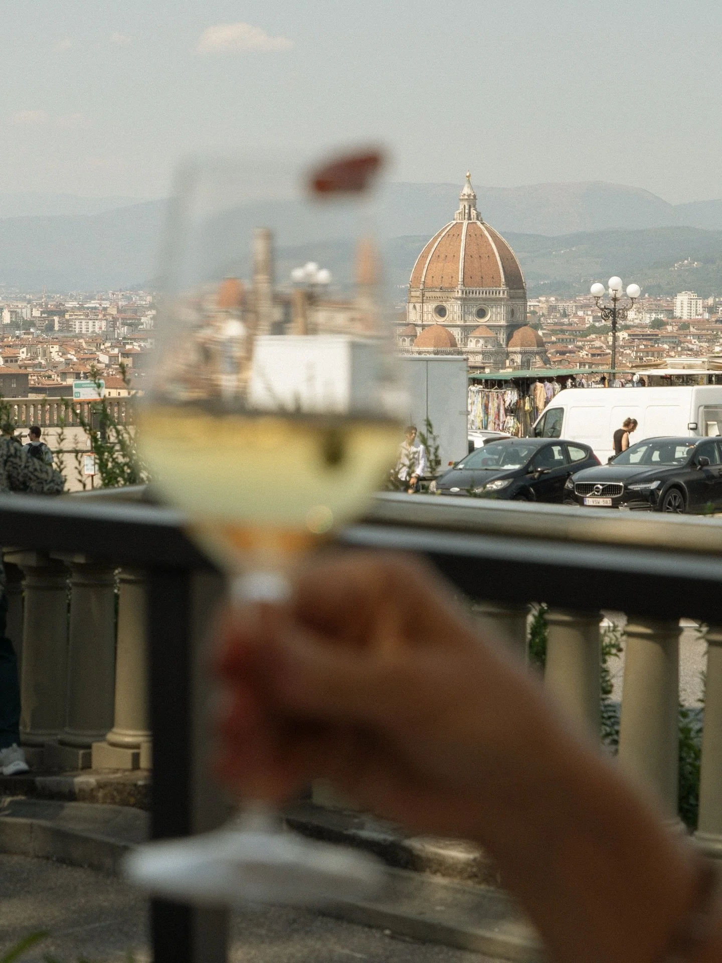 Franciacorta with views 
 📍 @la_loggia_firenze 

#florenceitaly #franciacorta #tasteitaly #italywine #travelitaly #tuscany #firenze #piazzalemichelangelo #viinilehti #mondol&ouml;yt&ouml; #traveler #fujifilmitalia #fujifollowme