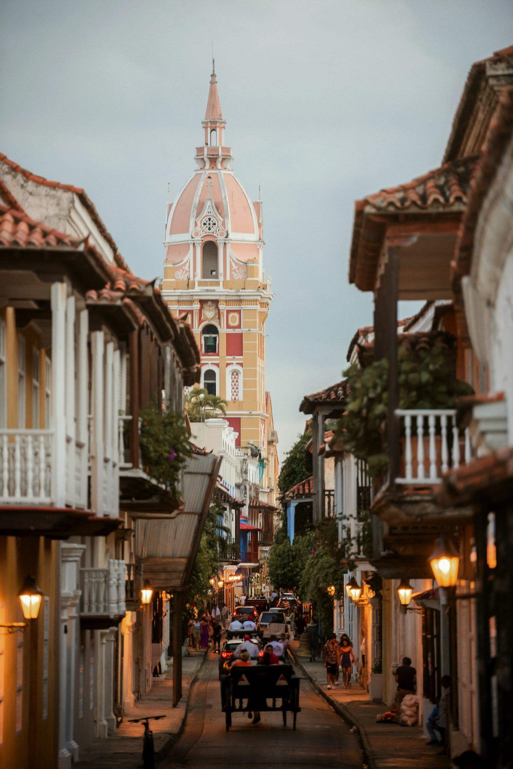 a beautiful image of the streets of cartagena de indias